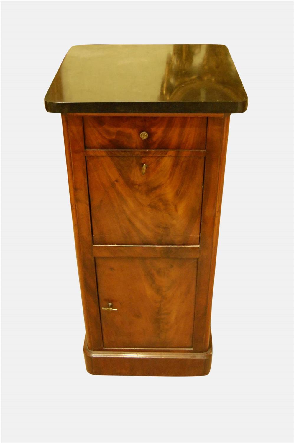 Mahogany & Marble Top Pedestal (1 of 1) Mahogany & Marble Top Pedestal (1 of 1)