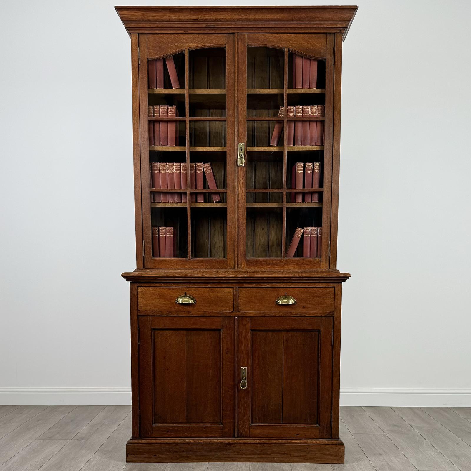 Antique 20th Century Fine Quality Bookcase In Oak (1 of 13) Antique 20th Century Fine Quality Bookcase In Oak (1 of 13)
