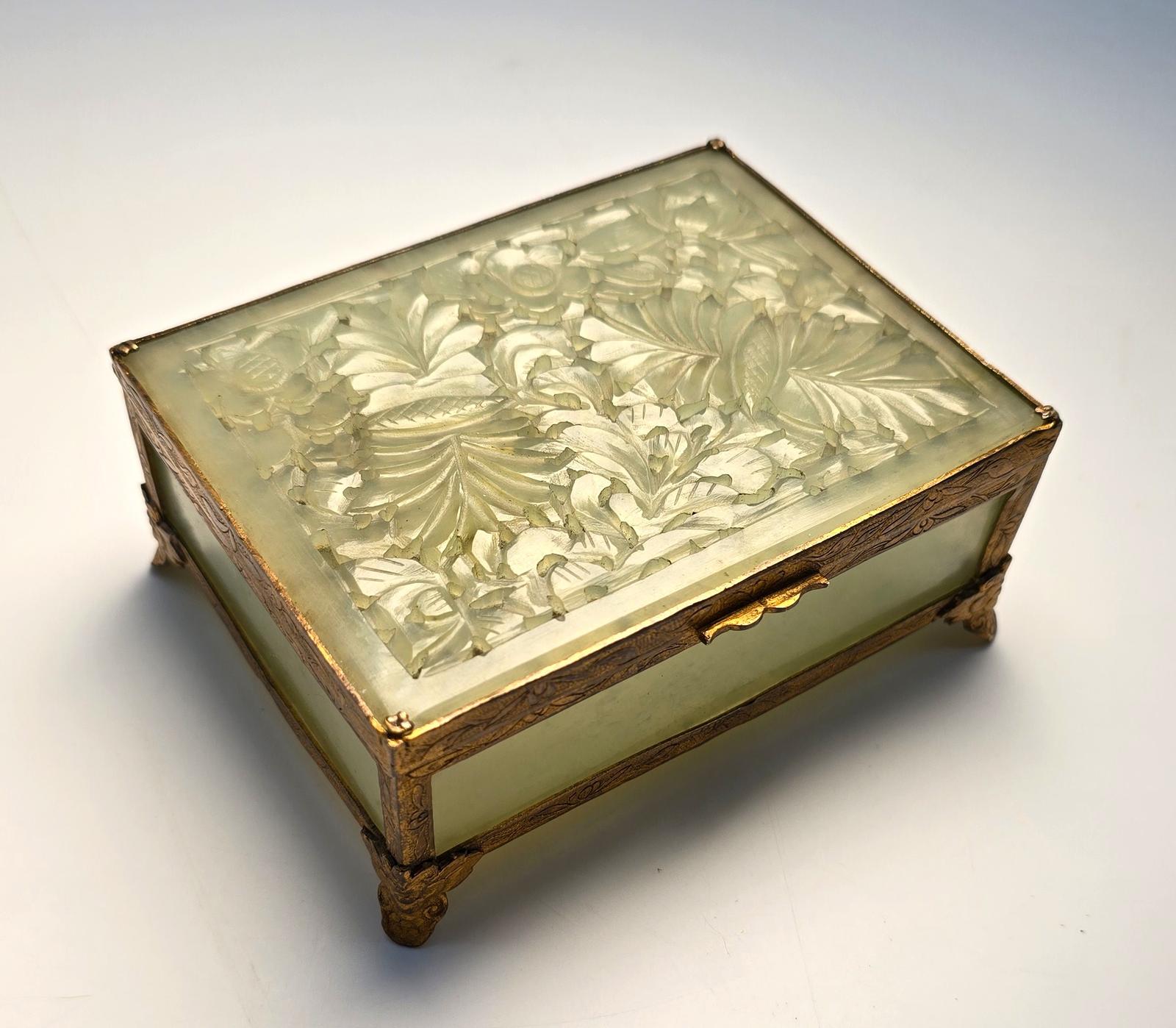 A Chinese Carved Jade and Gilt Metal Mounted Jewellery Box (1 of 19)