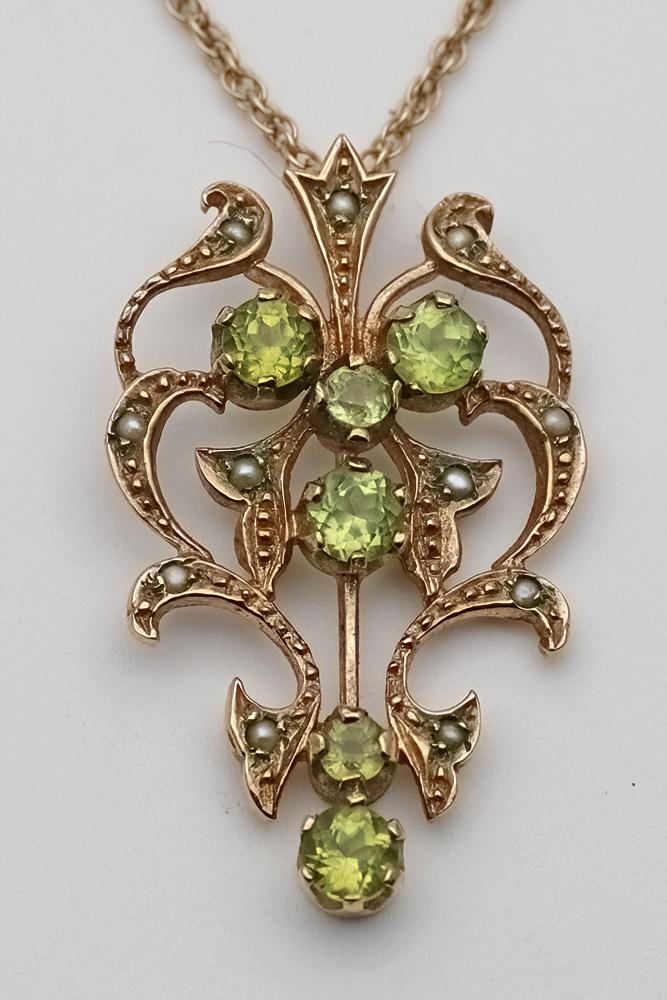 Art Nouveau Gold, Seed Pearl and Peridot Pendant and Chain (1 of 4)