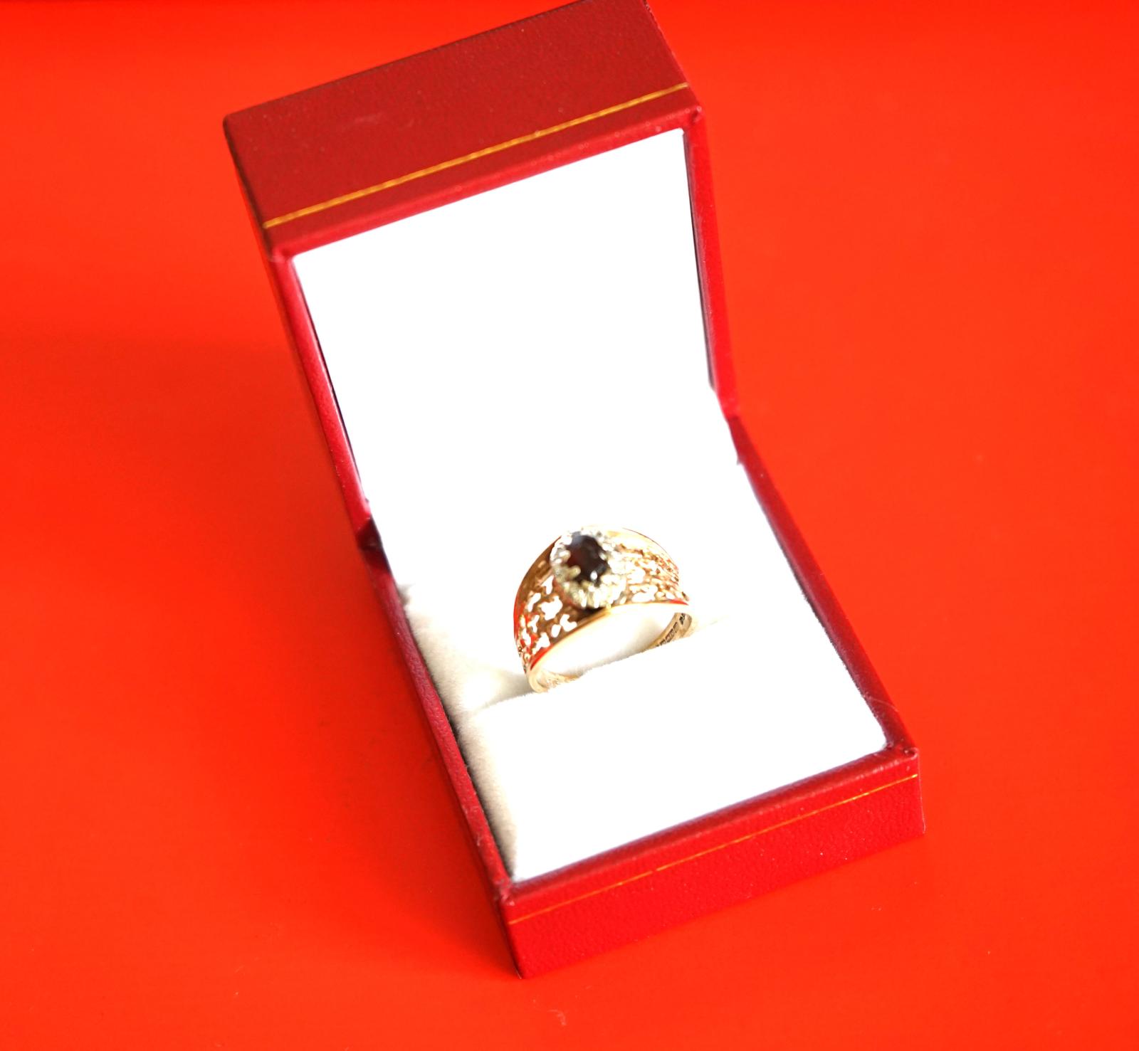 Vintage 9ct Ornate Gold Garnet & Diamond Ring - Boxed (1 of 8)