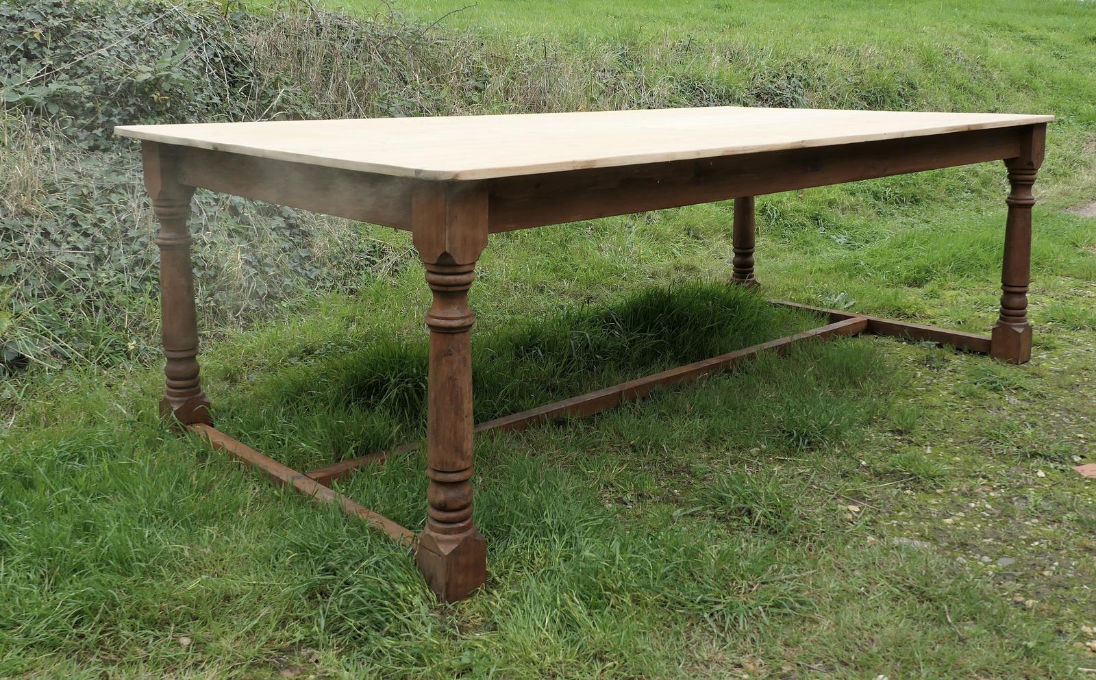 Large Farmhouse Pine Table (1 of 8) Large Farmhouse Pine Table (1 of 8)