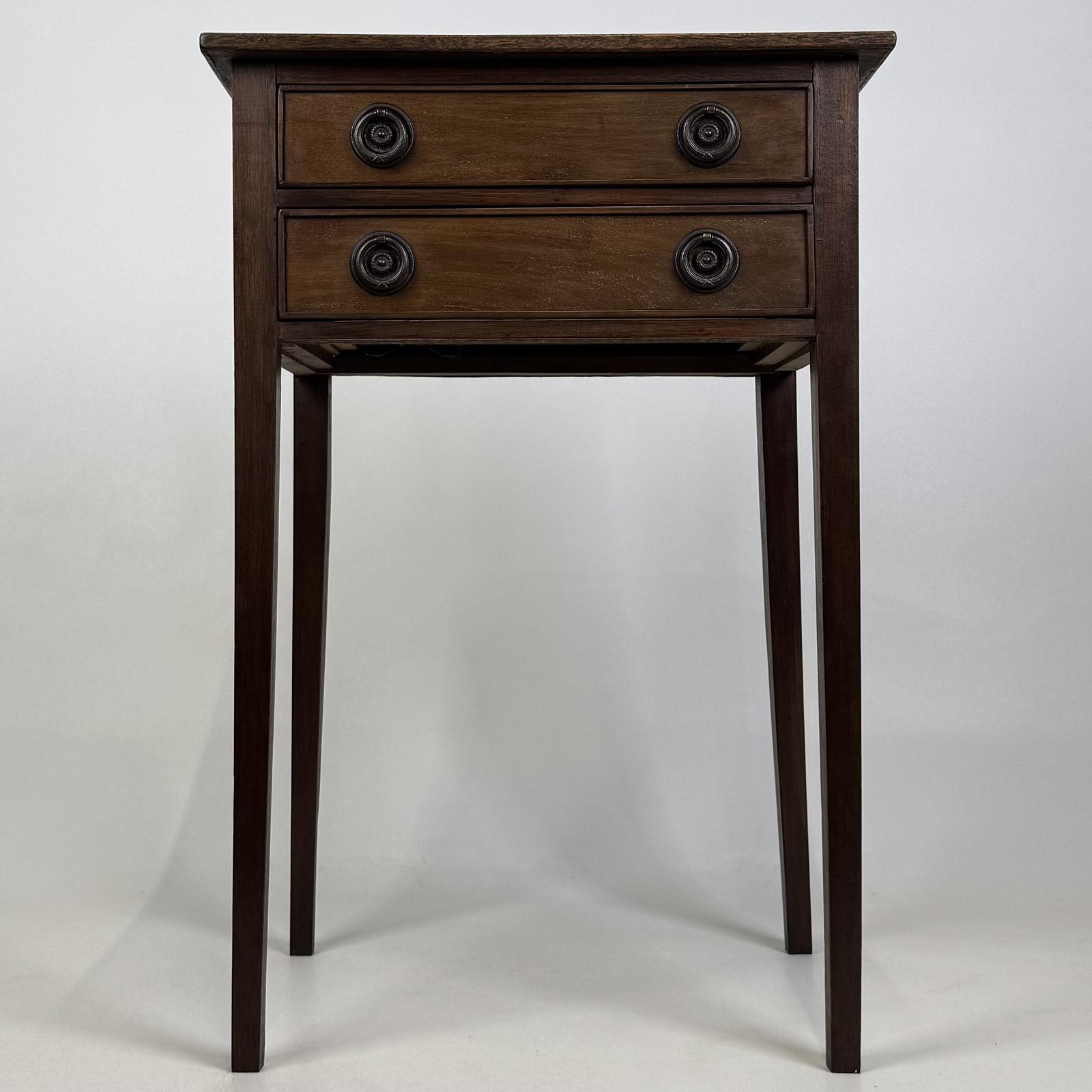 Antique 20th Century Small Side Table in Mahogany (1 of 11) Antique 20th Century Small Side Table in Mahogany (1 of 11)