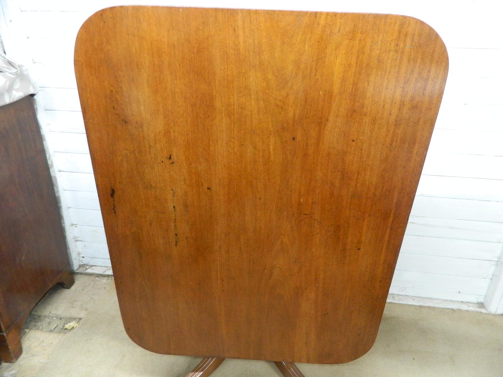Mahogany Tilt Top Loo Table (1 of 13)