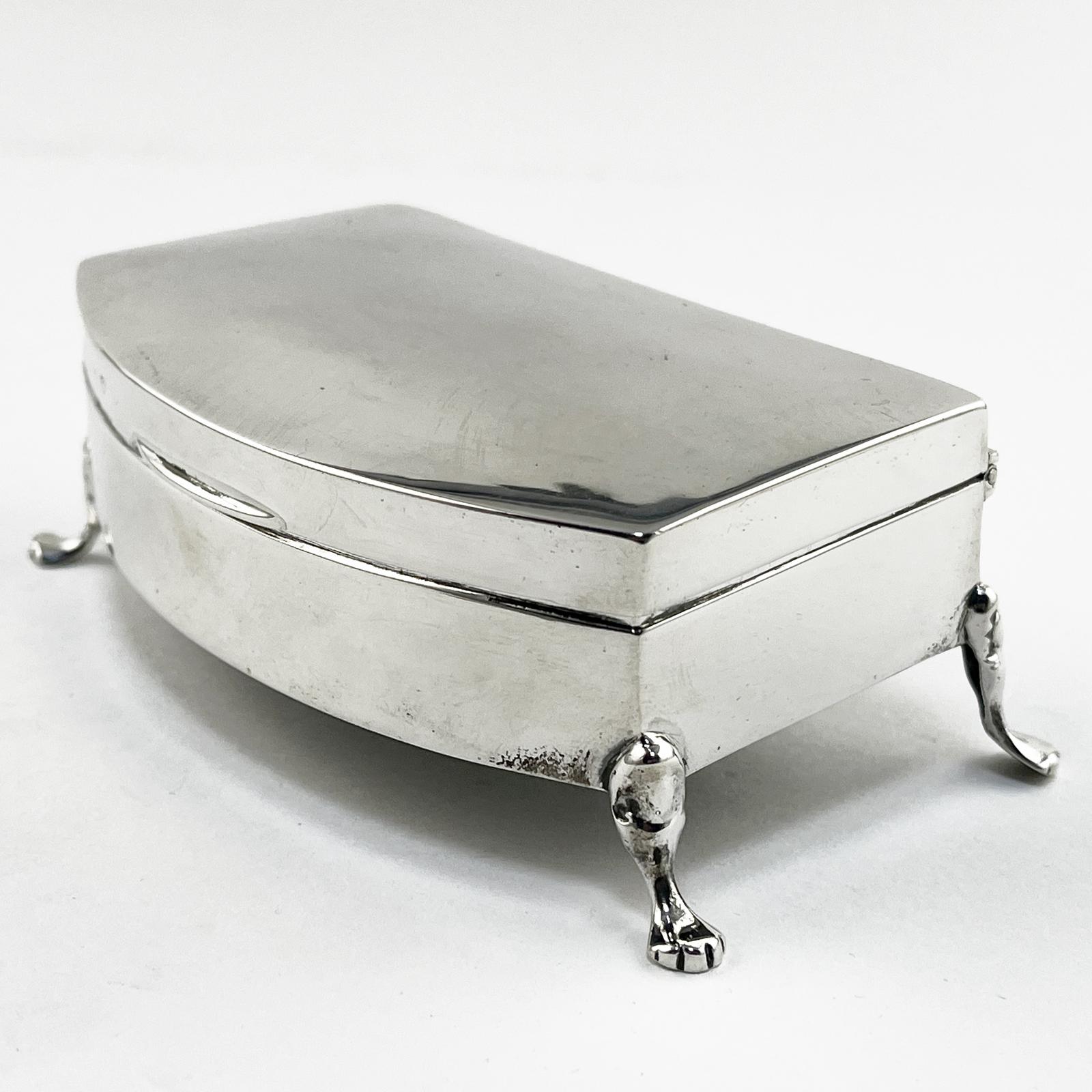Stylish Plain Sterling Silver Jewellery or Trinket Box (1 of 6) Stylish Plain Sterling Silver Jewellery or Trinket Box (1 of 6)