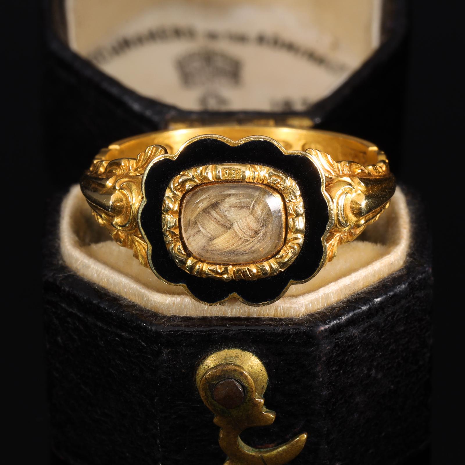 The Antique Victorian 1847 18ct Gold Blonde Hair Mourning Ring (1 of 8) The Antique Victorian 1847 18ct Gold Blonde Hair Mourning Ring (1 of 8)