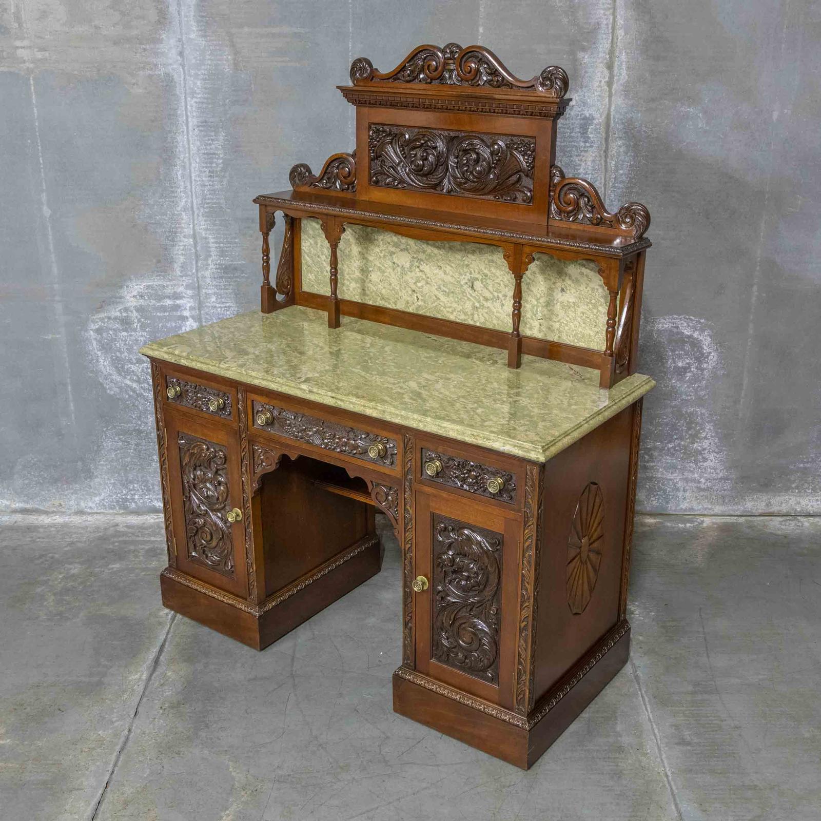 Victorian Mahogany Washstand (1 of 17)