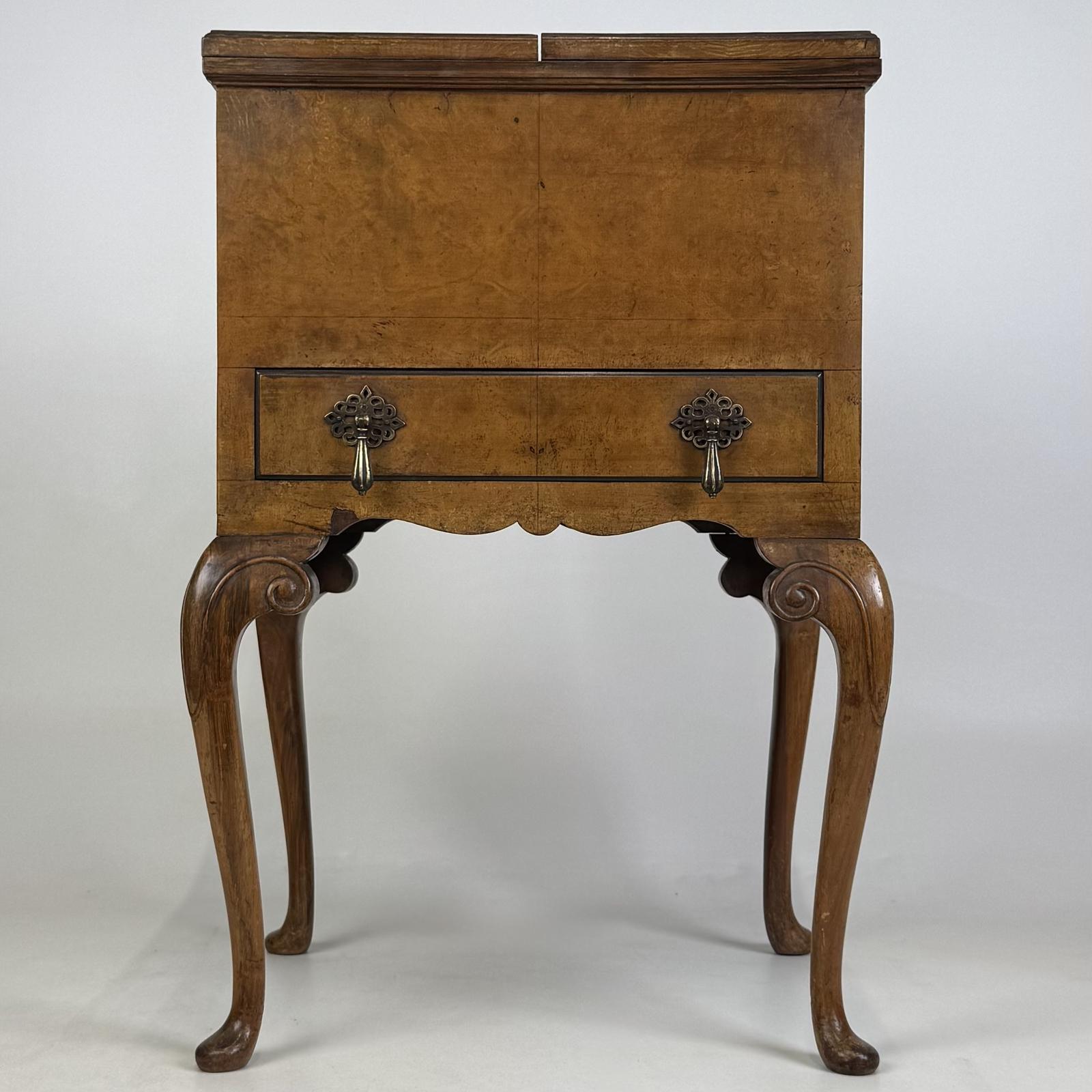 Antique 20th Century Edwardian Cabinet in Burr Walnut (1 of 12) Antique 20th Century Edwardian Cabinet in Burr Walnut (1 of 12)