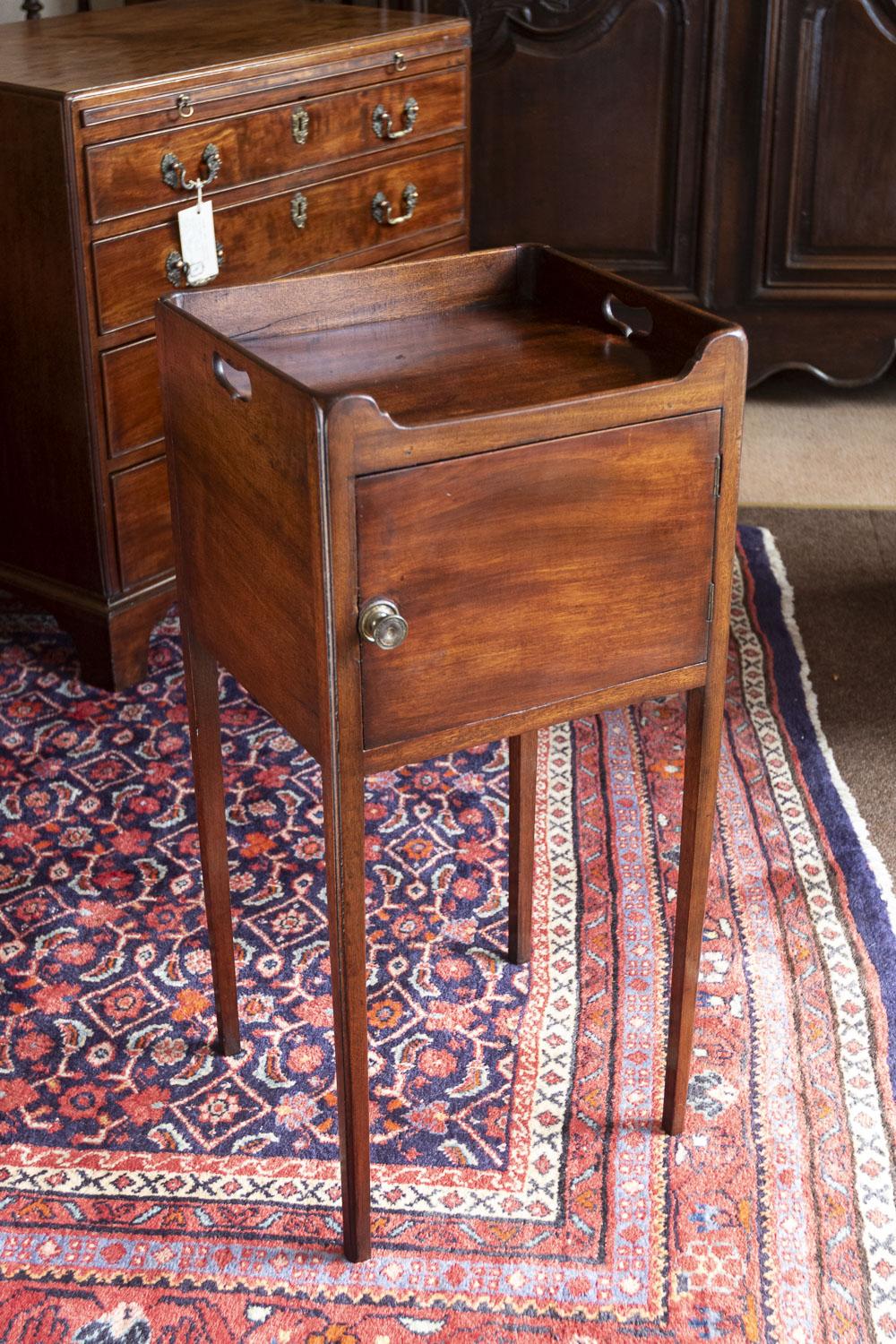Good Georgian Mahogany Bedside Cupboard / Pot Cupboard (1 of 7)