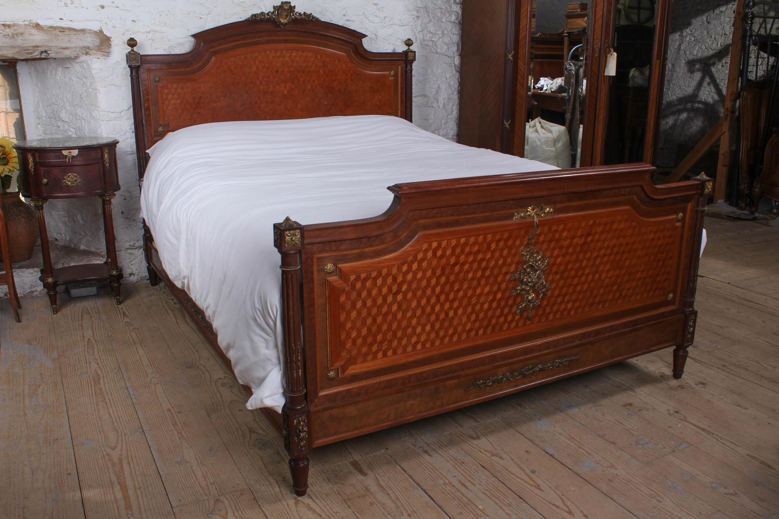 Exceptional Quart Mercier Fréres King Size Bed (1 of 11)