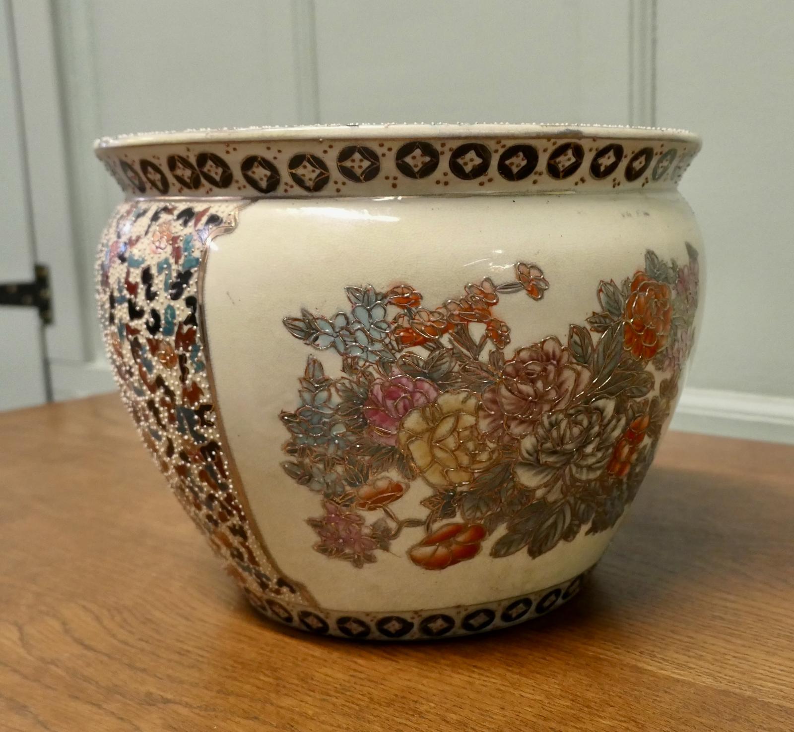 Vintage Satsuma Ceramic Decorated Fish Bowl (1 of 6) Vintage Satsuma Ceramic Decorated Fish Bowl (1 of 6)