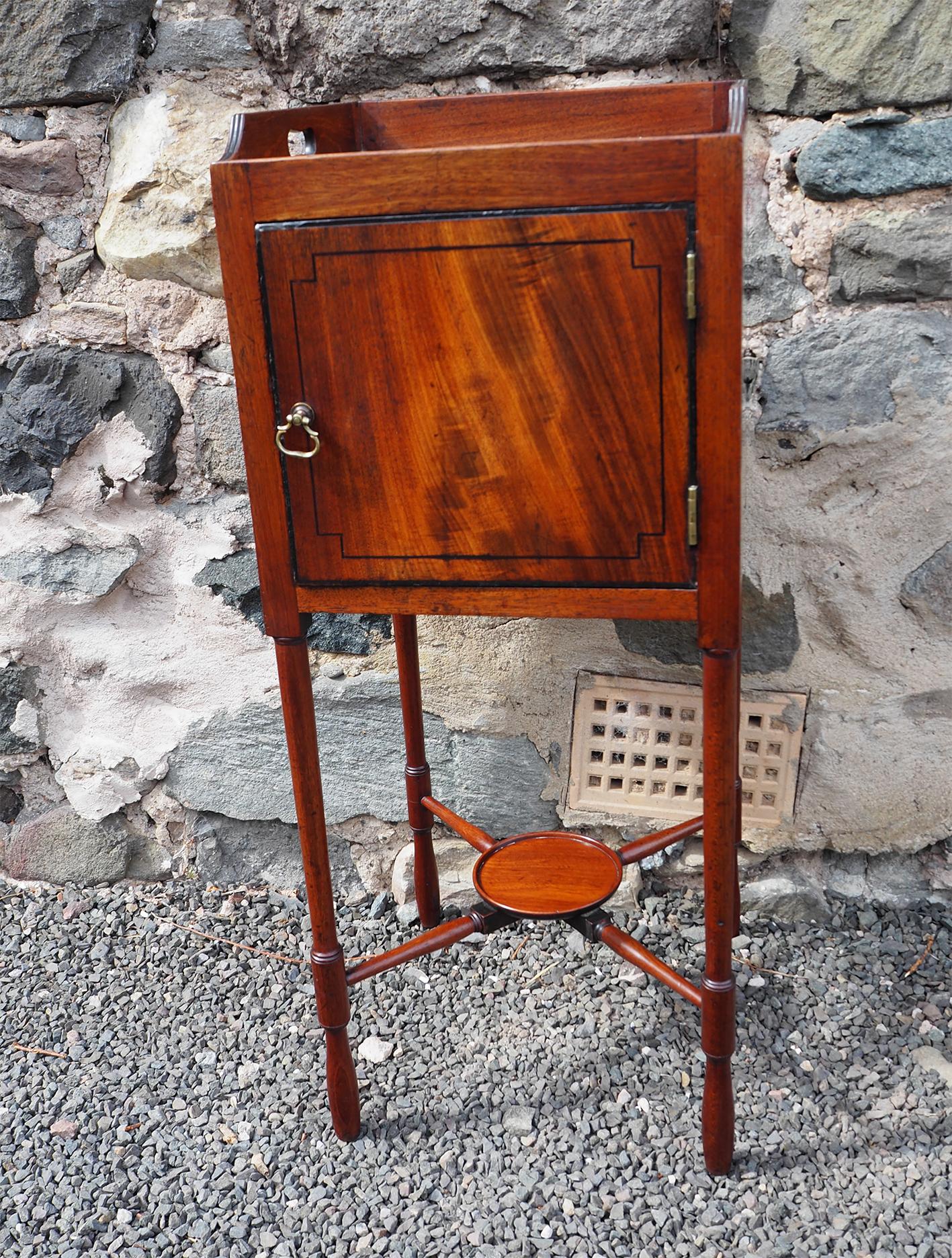 Superior Georgian Mahogany Bedside Cabinet (1 of 6)