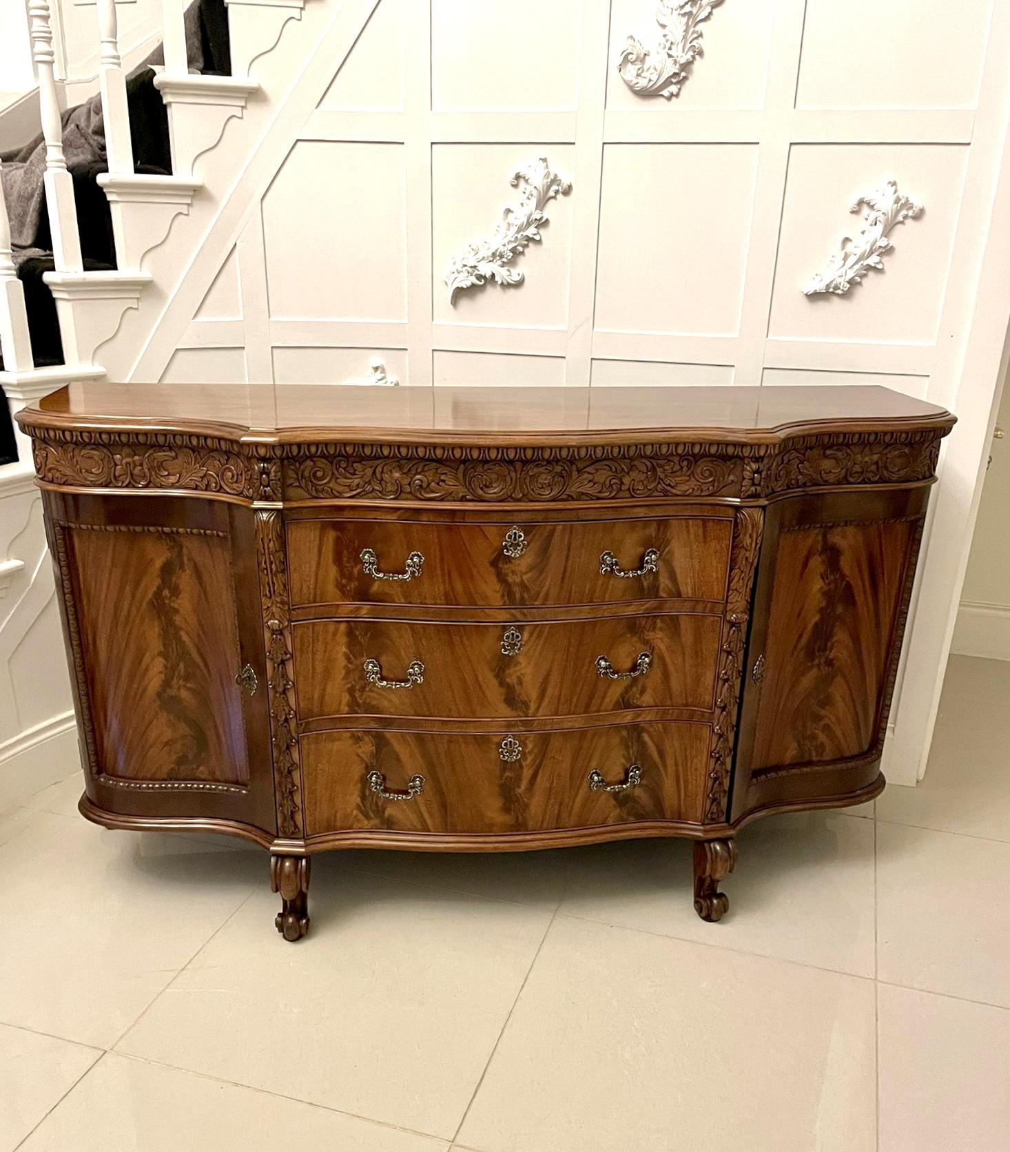 Outstanding Quality Antique Edwardian Figured Mahogany Serpentine Shaped Sideboard (1 of 17) Outstanding Quality Antique Edwardian Figured Mahogany Serpentine Shaped Sideboard (1 of 17)