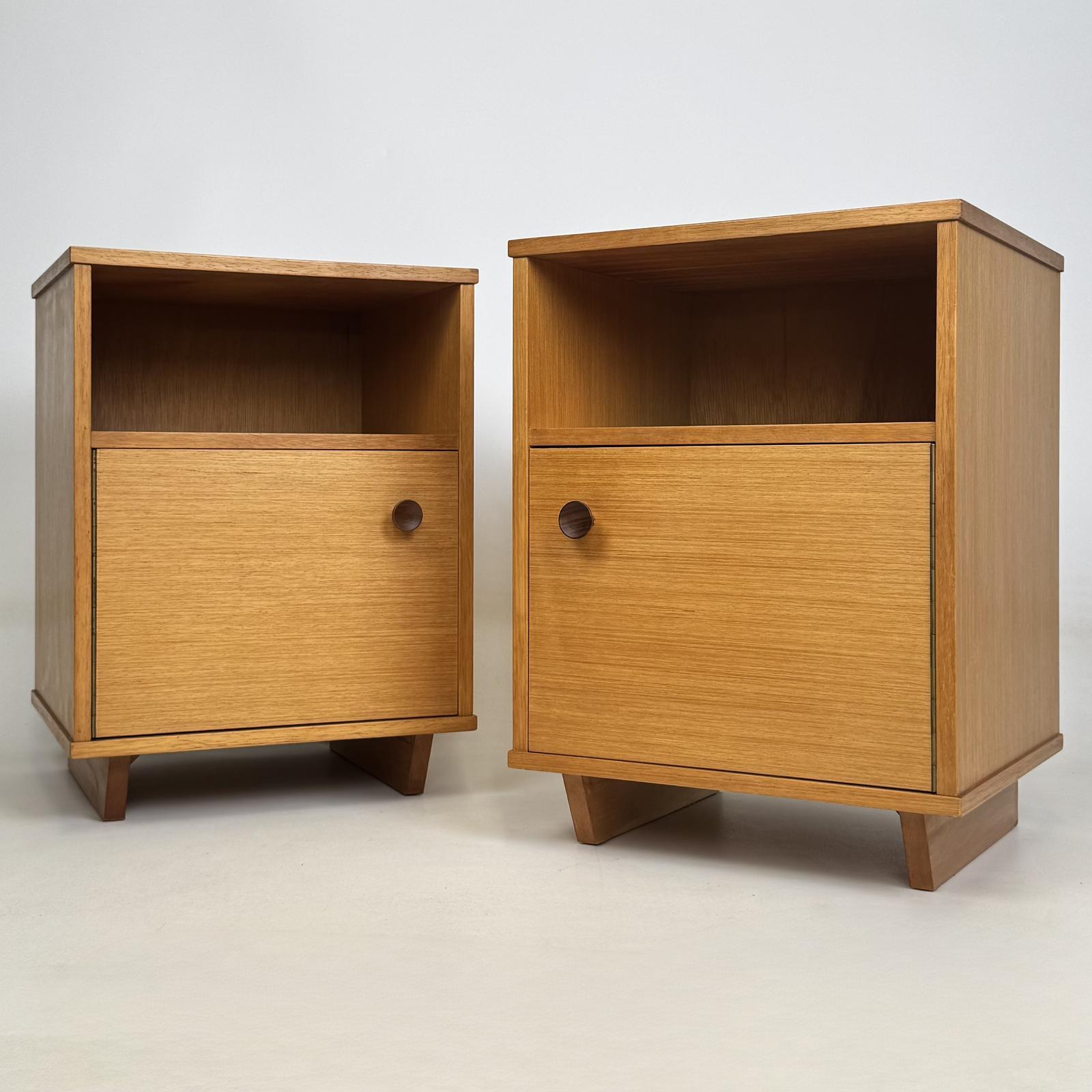 Vintage 20th Century Quality Pair of Bedside Cabinets in Teak (1 of 12) Vintage 20th Century Quality Pair of Bedside Cabinets in Teak (1 of 12)