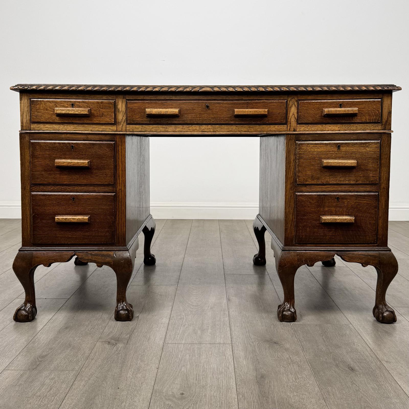 Antique 20th Century Good Quality Pedestal Desk In Oak (1 of 11) Antique 20th Century Good Quality Pedestal Desk In Oak (1 of 11)