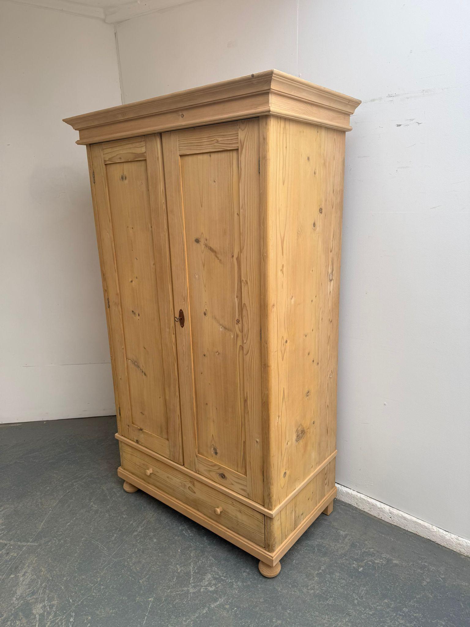 A Superb Narrow Antique / Old Pine 2 Door Knockdown Wardrobe to Wax/paint (1 of 11) A Superb Narrow Antique / Old Pine 2 Door Knockdown Wardrobe to Wax/paint (1 of 11)