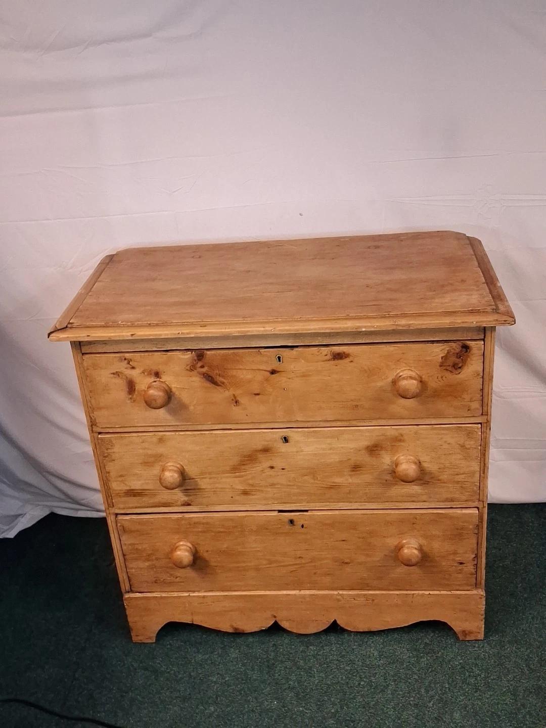 Rustic Victorian Antique Pine Chest of Drawers (1 of 11)
