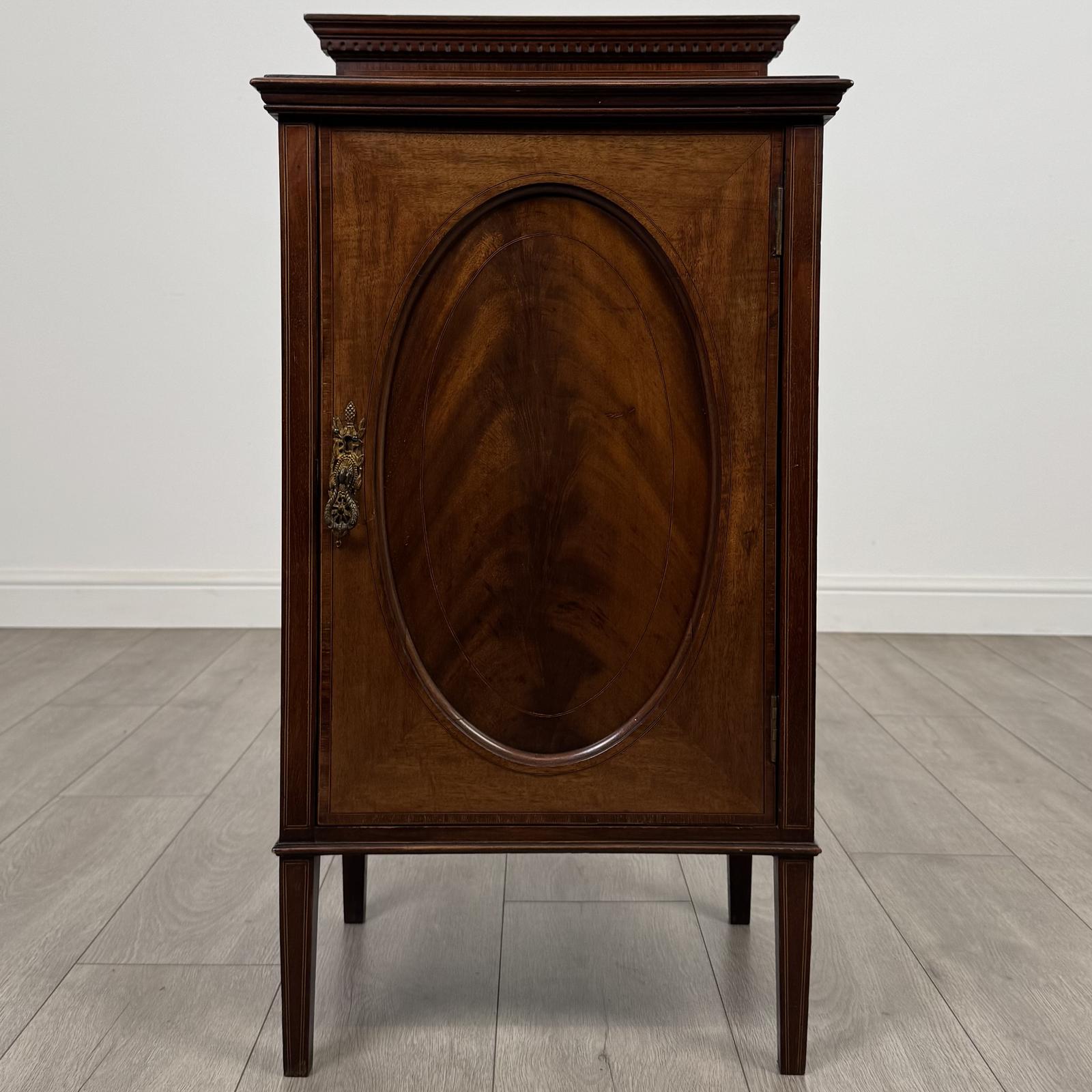 Antique 20th Century Good Quality Cabinet in Mahogany (1 of 10)