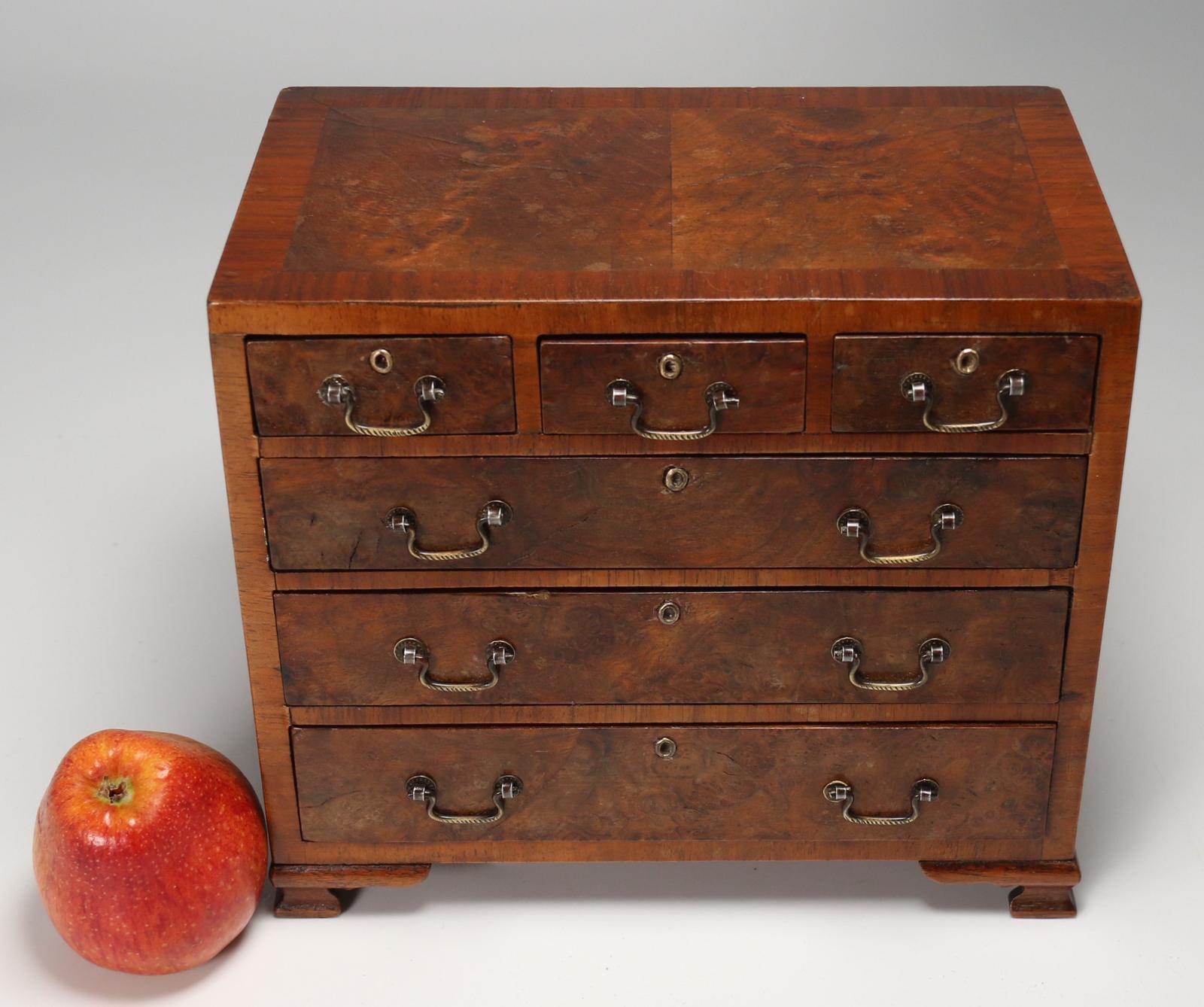 A Miniature George II Style Figured Walnut Chest of Drawers (1 of 21)