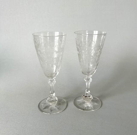 Gorgeous Pair of Edwardian Etched Dessert Wine Flutes (1 of 6) Gorgeous Pair of Edwardian Etched Dessert Wine Flutes (1 of 6)