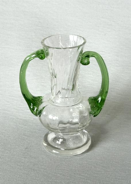 Late Victorian Art Nouveau Small Posy Vase (1 of 6) Late Victorian Art Nouveau Small Posy Vase (1 of 6)