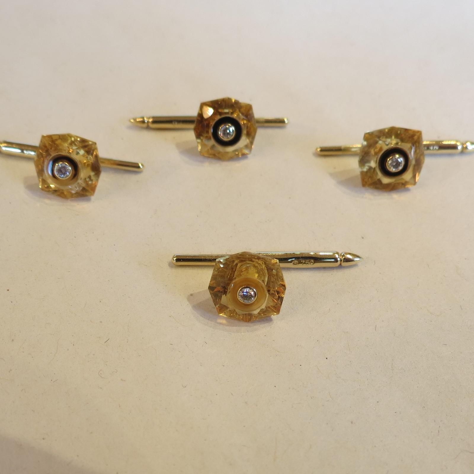 Trianon for Theo Fennnell – 18ct Gold Shirt Studs (1 of 5)