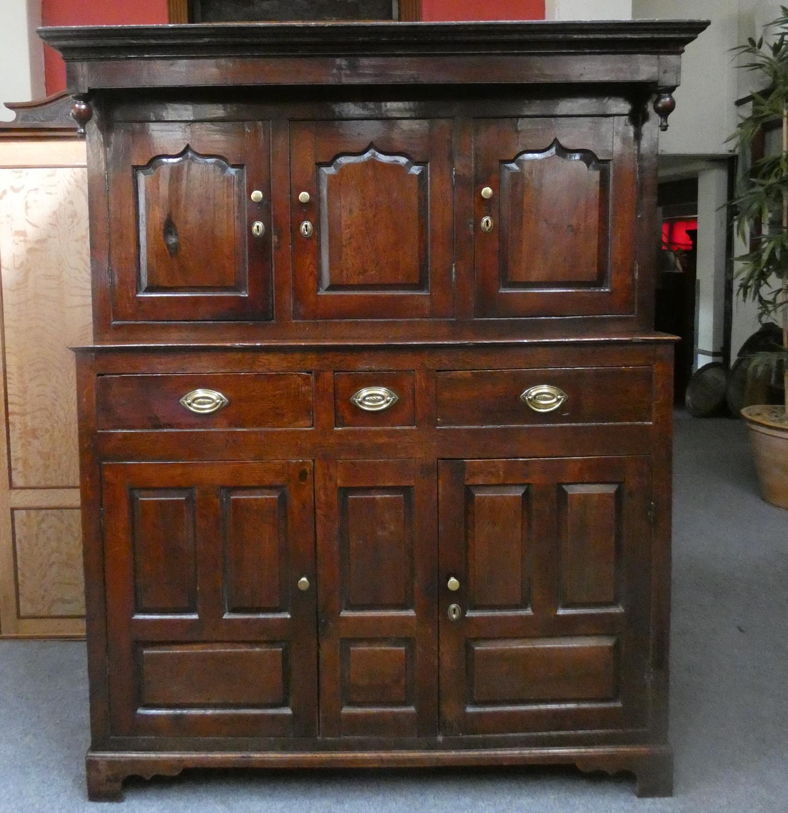 Welsh Oak Cupboard / Deuddarn (1 of 9)