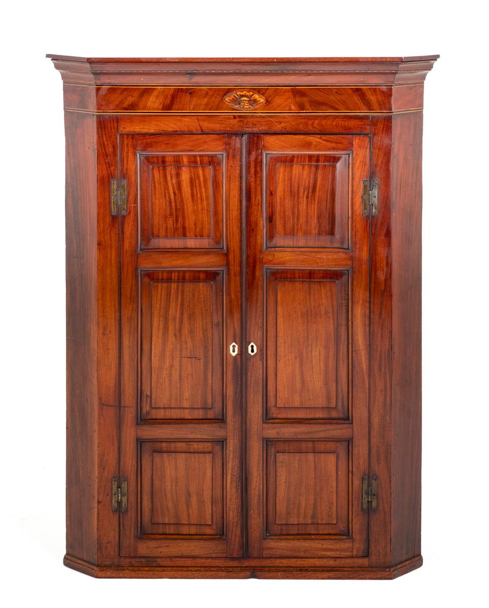 Georgian Mahogany Corner Cabinet (1 of 7) Georgian Mahogany Corner Cabinet (1 of 7)