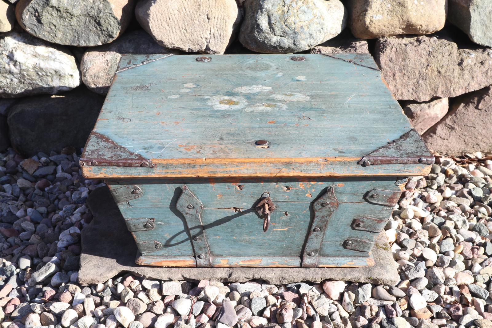 Scandinavian / Swedish 'Folk Art' Original Blue Paint Jämtland Region Table Box c.1800 (1 of 33)