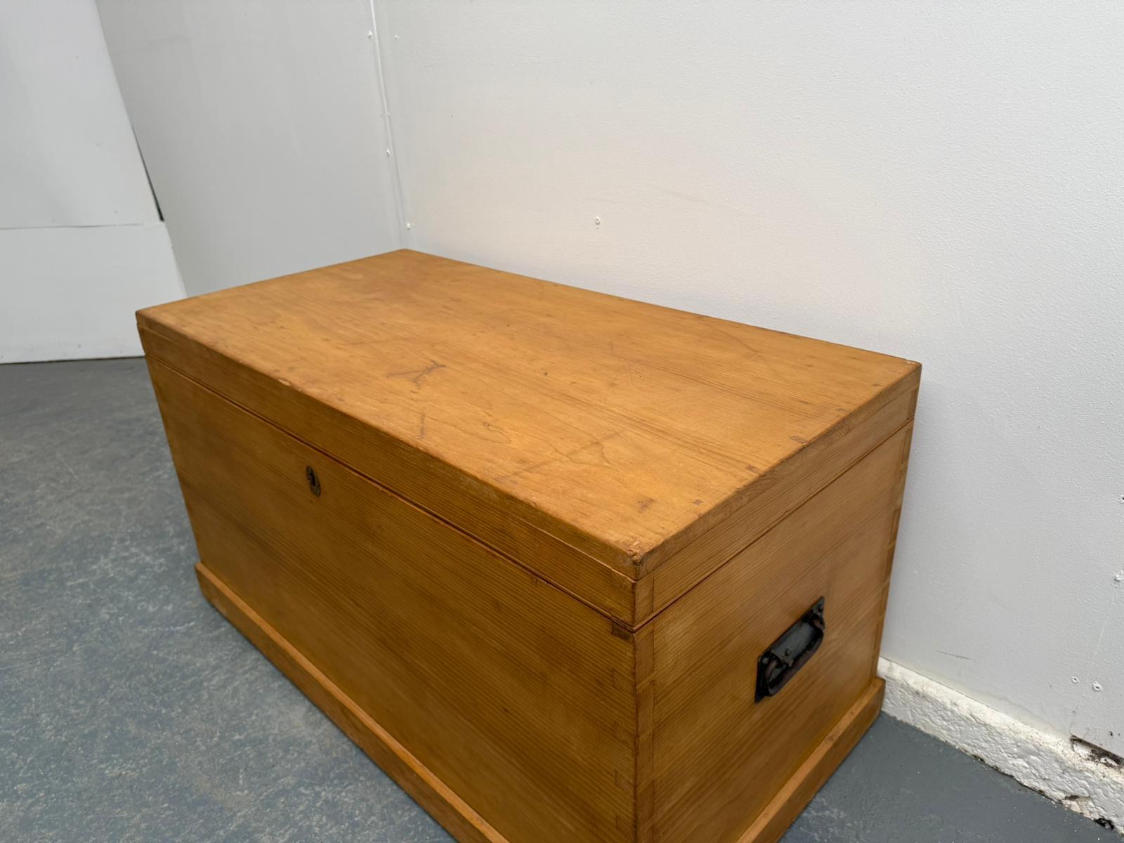 Mint Clean Antique Pine Victorian Waxed Box / TV Stand (1 of 9)