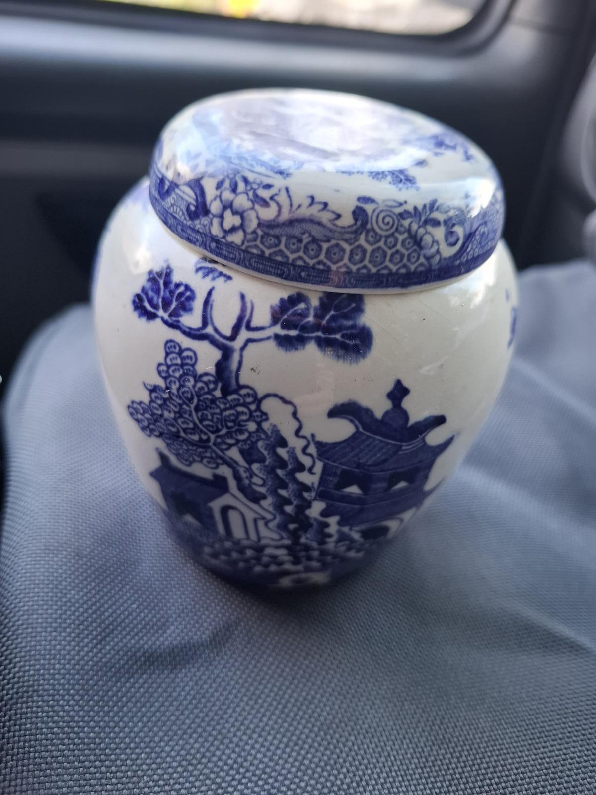 Small Vintage Mason's Ironstone Willow Pattern Ginger Jar (1 of 4) Small Vintage Mason's Ironstone Willow Pattern Ginger Jar (1 of 4)