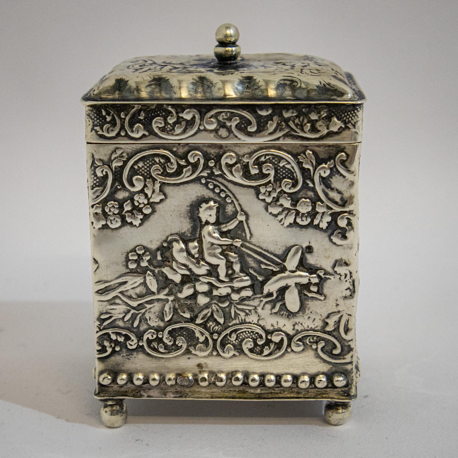 Attractive Silver Tea Caddy (1 of 12)