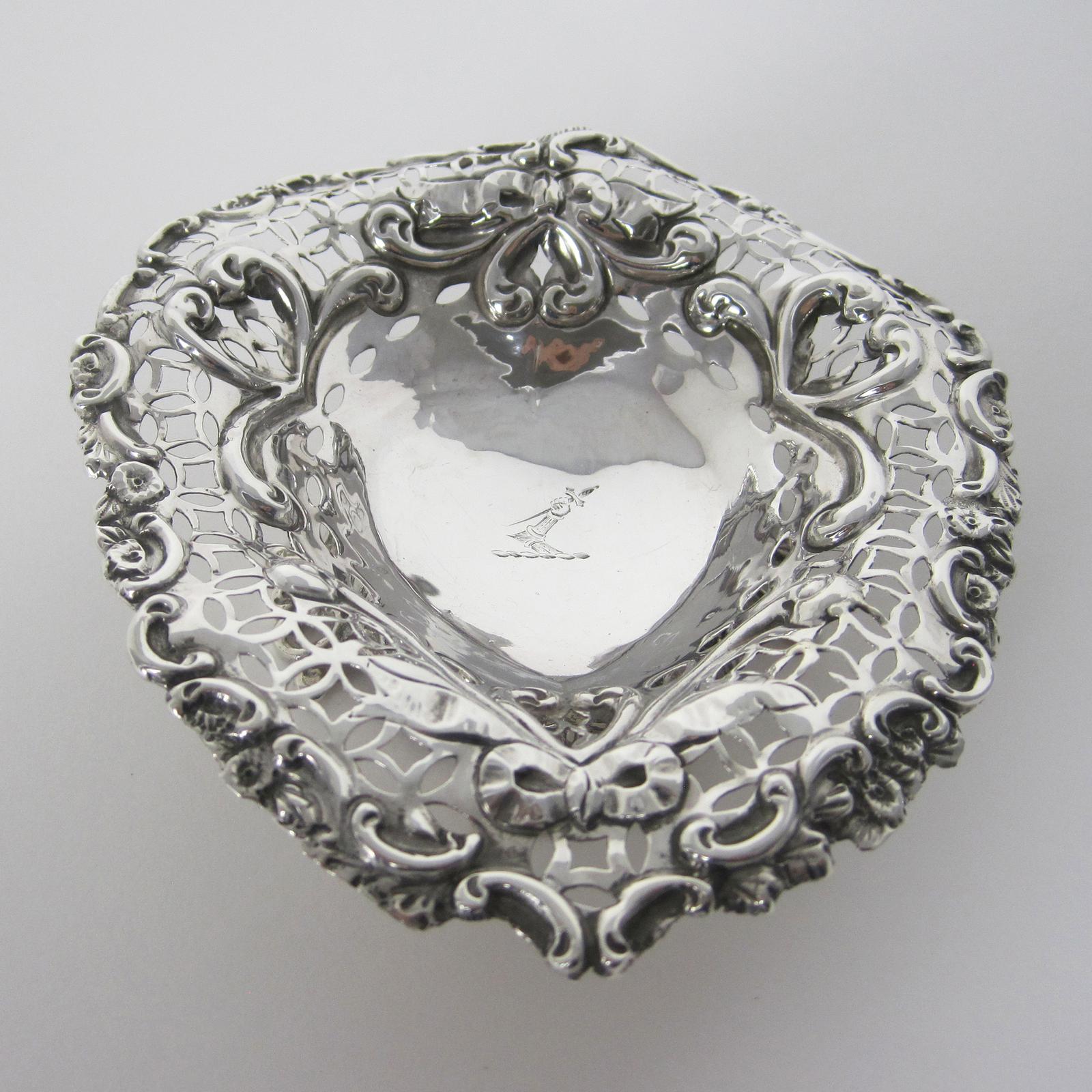 Late Victorian Silver Heart Shape Dish (1 of 5)