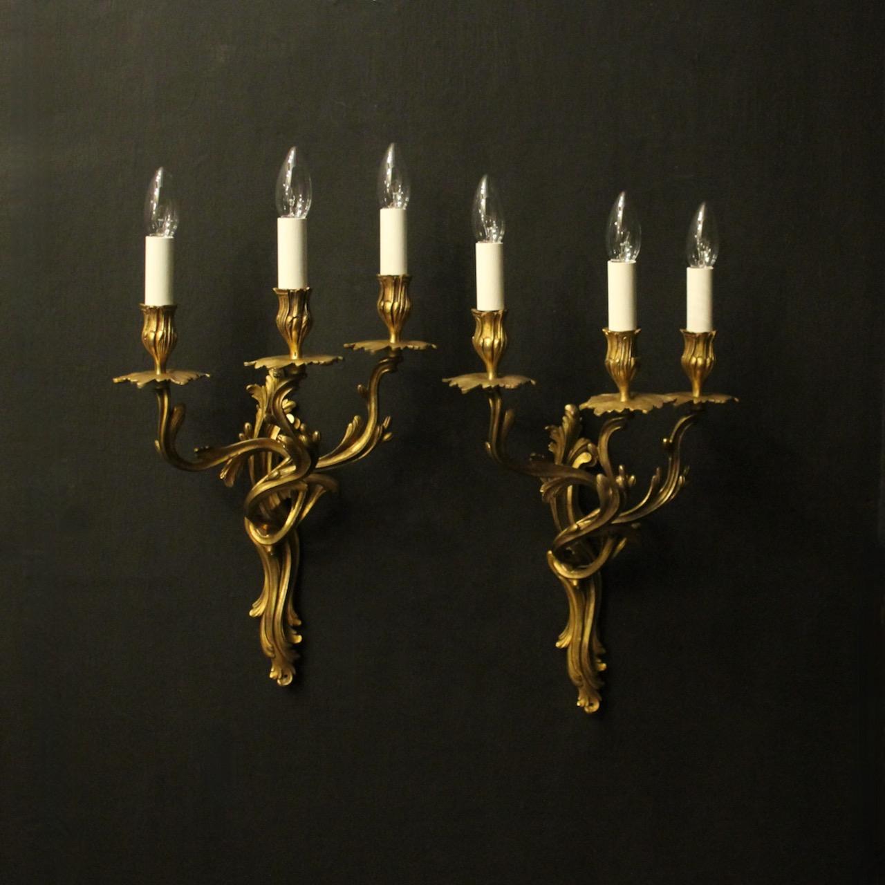 French Pair of Bronze Antique Wall Sconces (1 of 10) French Pair of Bronze Antique Wall Sconces (1 of 10)