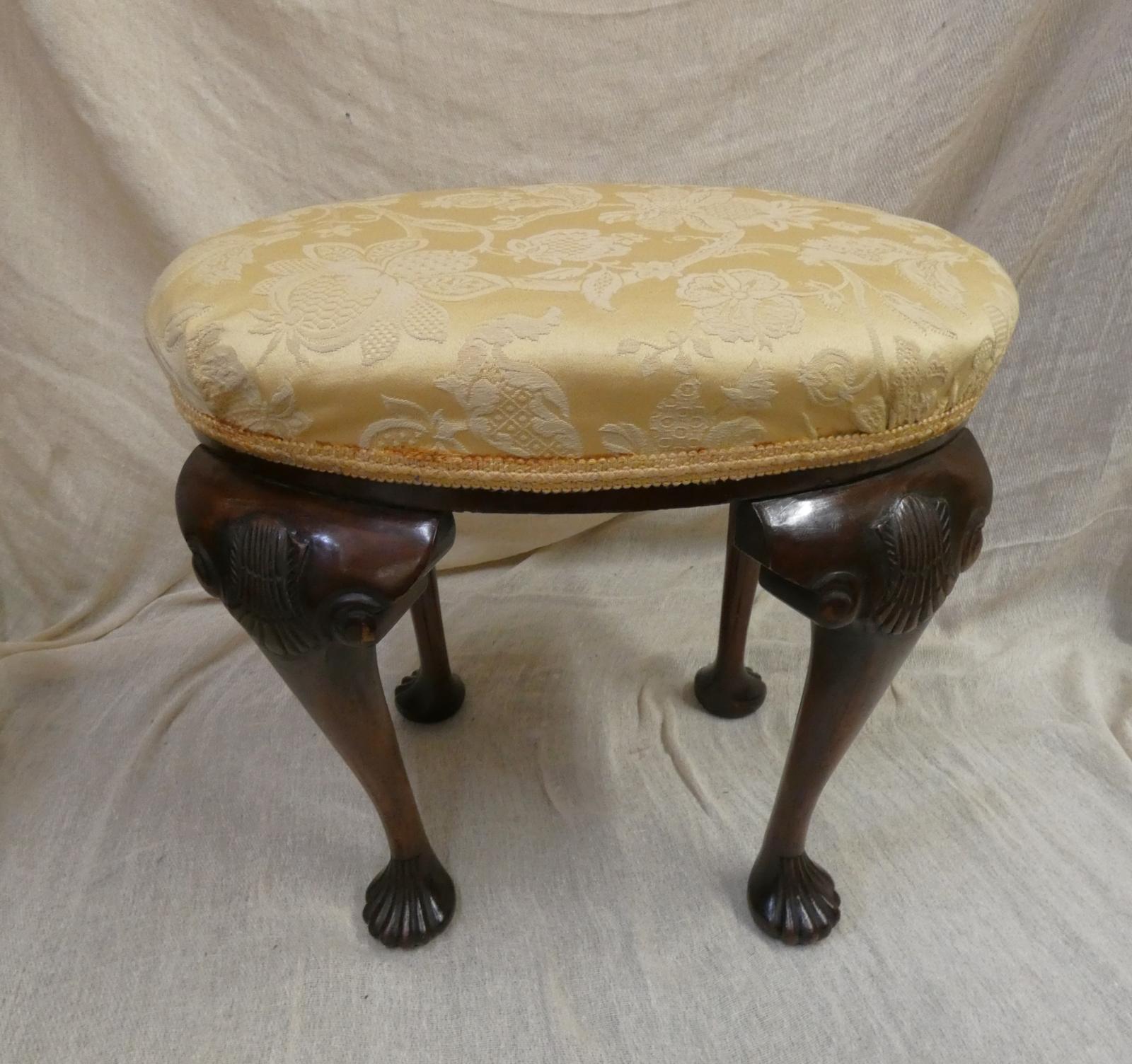 Dressing Stool..... (1 of 6) Dressing Stool..... (1 of 6)
