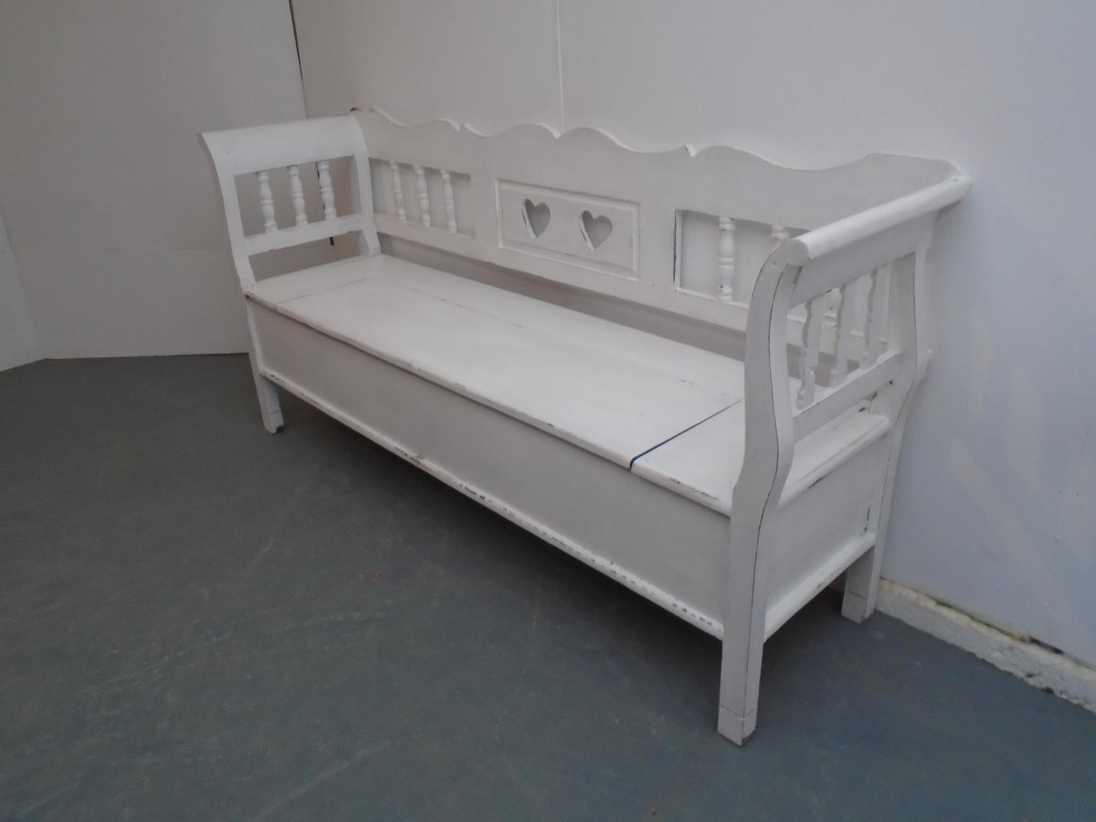 White Heart Motif Antique Pine 3 Seater Box Settle / Bench (1 of 9)