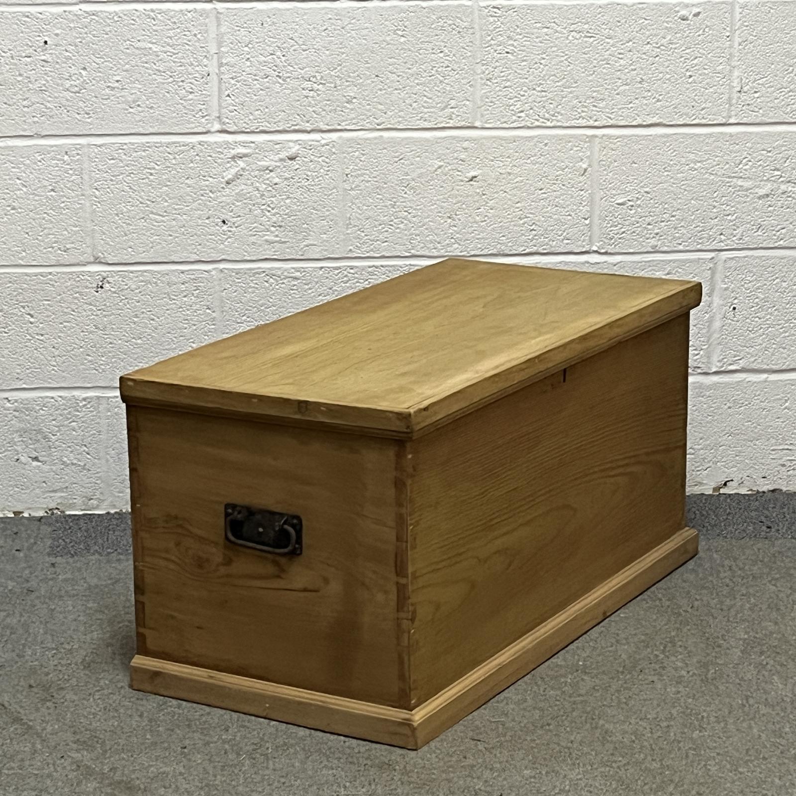 Medium Sized Victorian Pine Flat Top Box (1 of 9) Medium Sized Victorian Pine Flat Top Box (1 of 9)