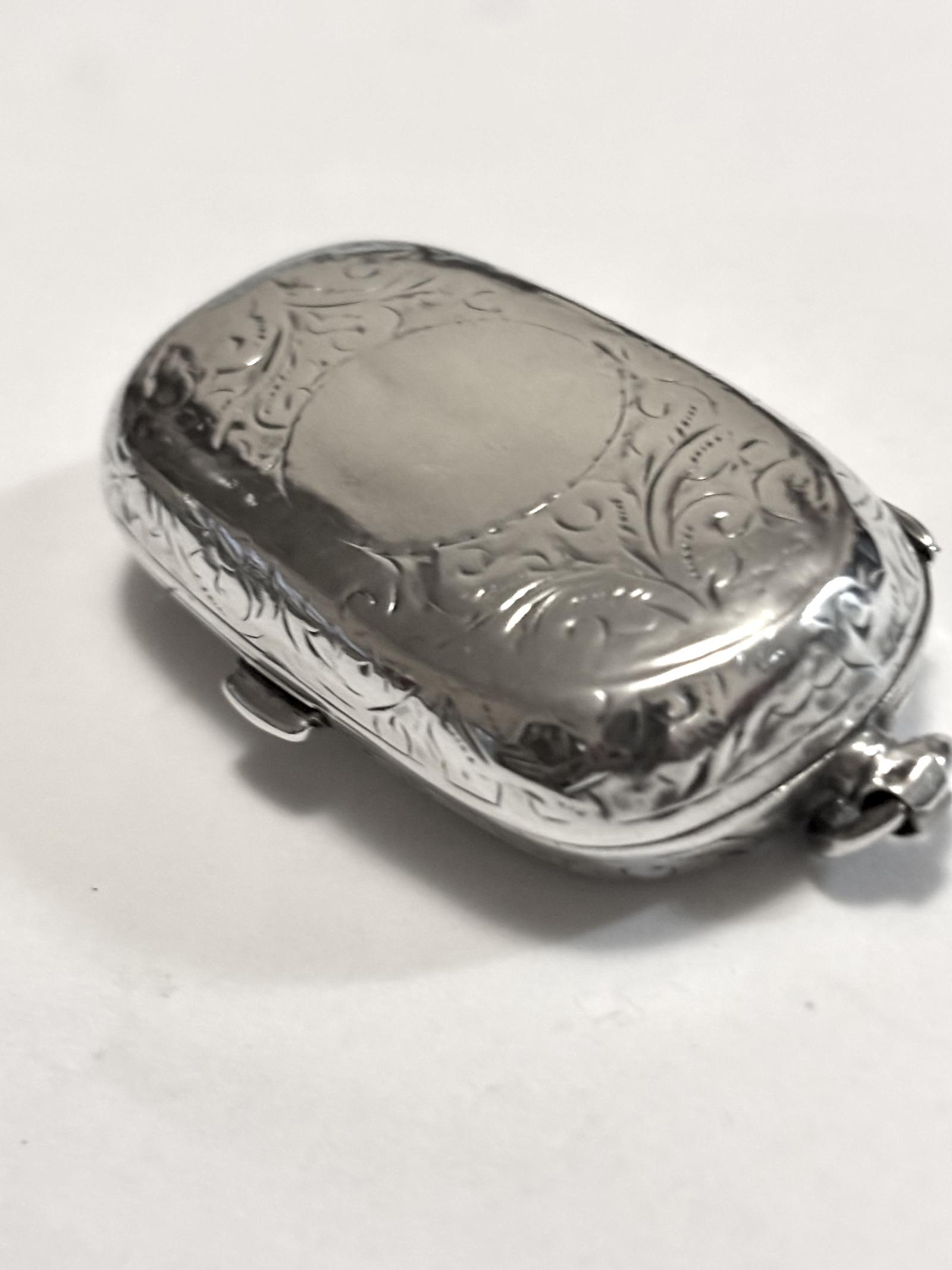 Edwardian Silver Sovereign Case Birmingham 1909 Cornelius Saunders & Shepherd (1 of 12) Edwardian Silver Sovereign Case Birmingham 1909 Cornelius Saunders & Shepherd (1 of 12)