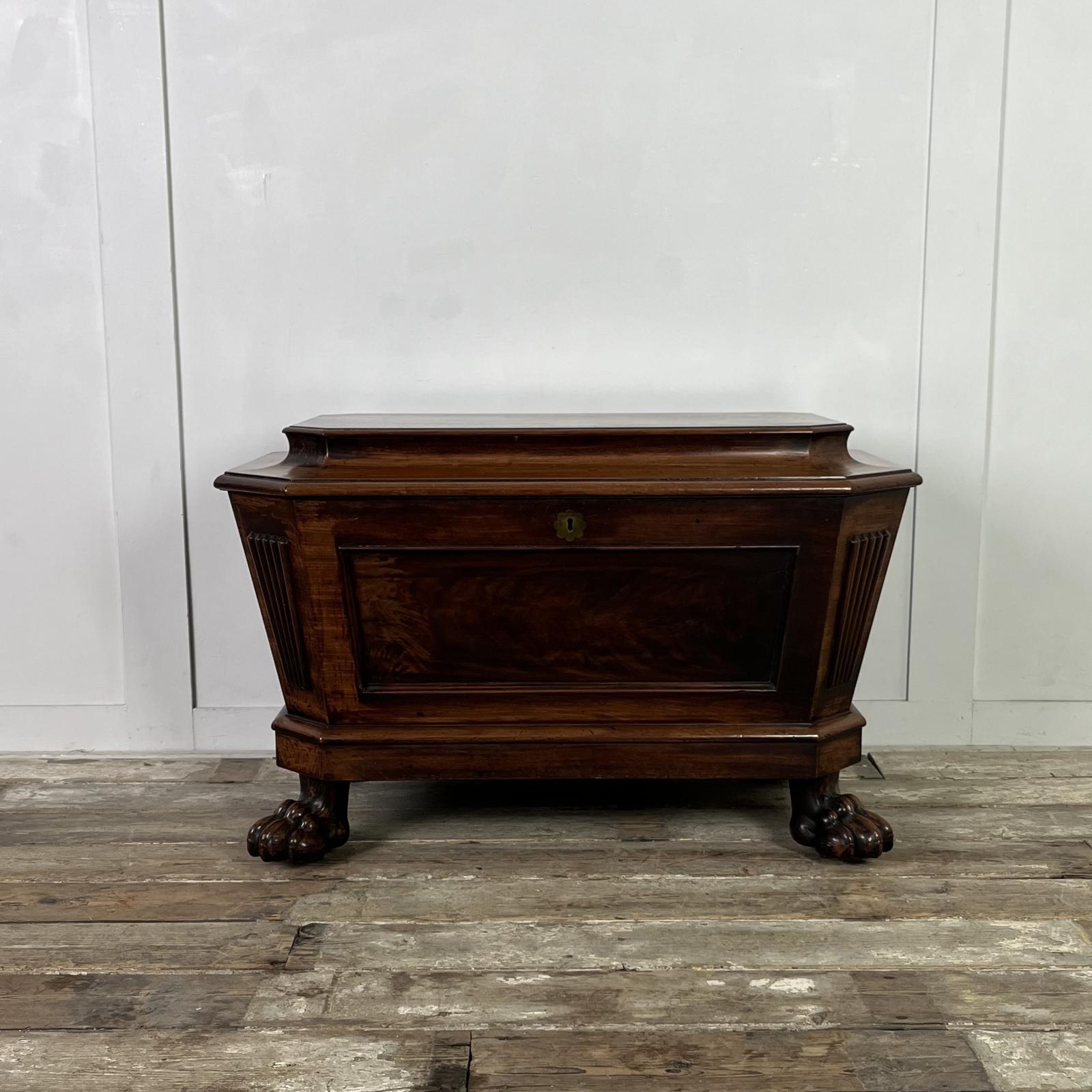 Early 19th C. Mahogany Wine Cooler, Cellarette (1 of 18)