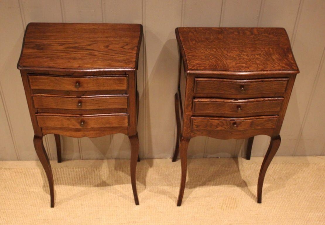 Pair Of Oak Bedside Cabinets (1 of 12) Pair Of Oak Bedside Cabinets (1 of 12)