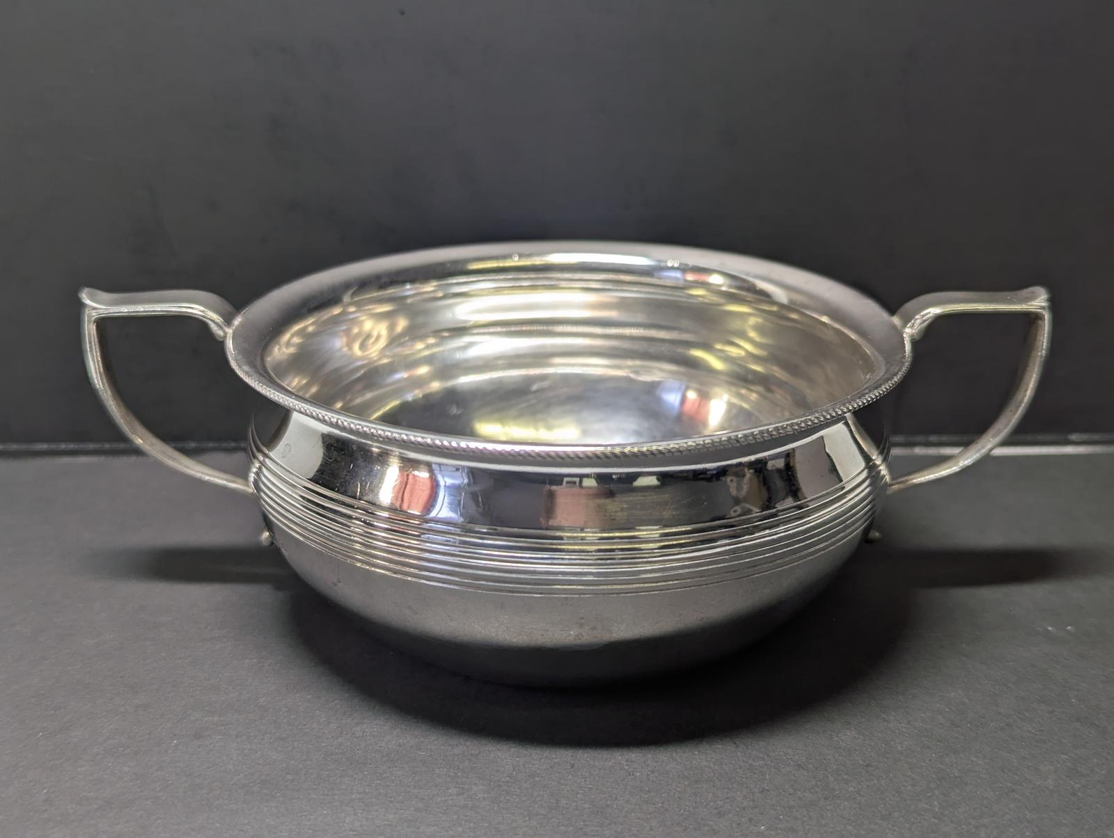 Solid Silver Porringer by Wakely & Wheeler (1 of 7) Solid Silver Porringer by Wakely & Wheeler (1 of 7)
