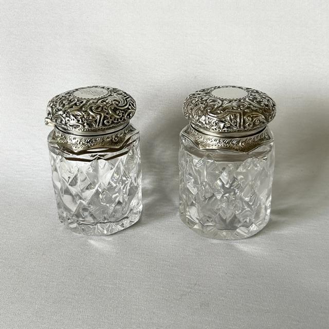 Fabulous Pair of Victorian Silver & Cut Glass Dressing Table Jars (1 of 11) Fabulous Pair of Victorian Silver & Cut Glass Dressing Table Jars (1 of 11)