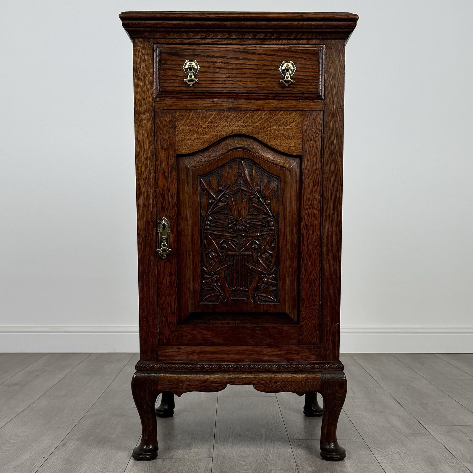 Antique 20th Century Unique Oak Cabinet Of Fine Quality (1 of 12)
