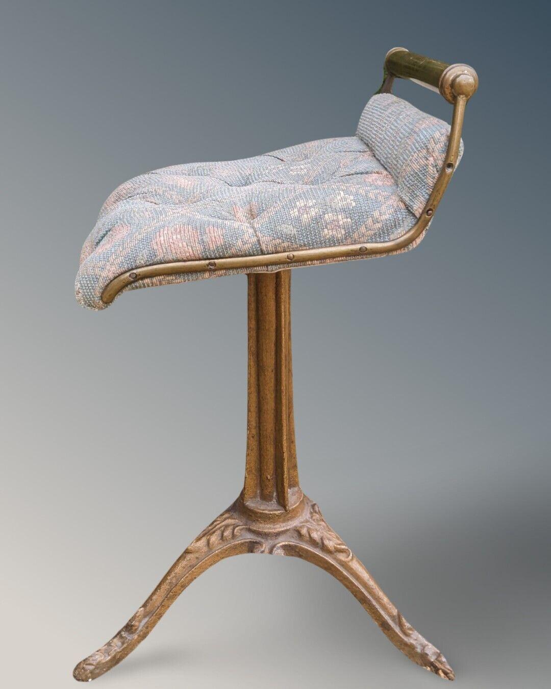 Good Quality 19th Century Revolving Music Seat (1 of 7)