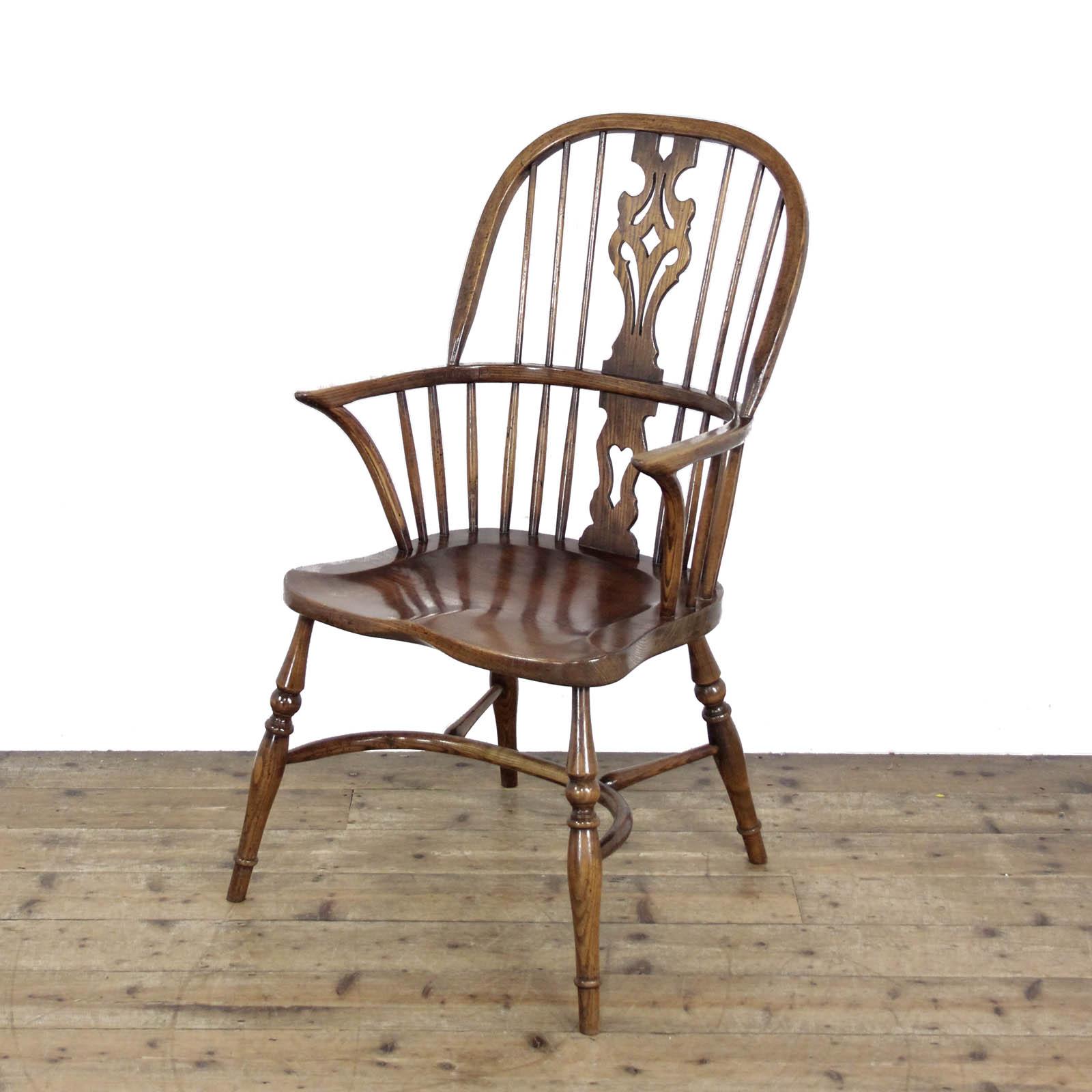Traditional Windsor Armchair (1 of 8)