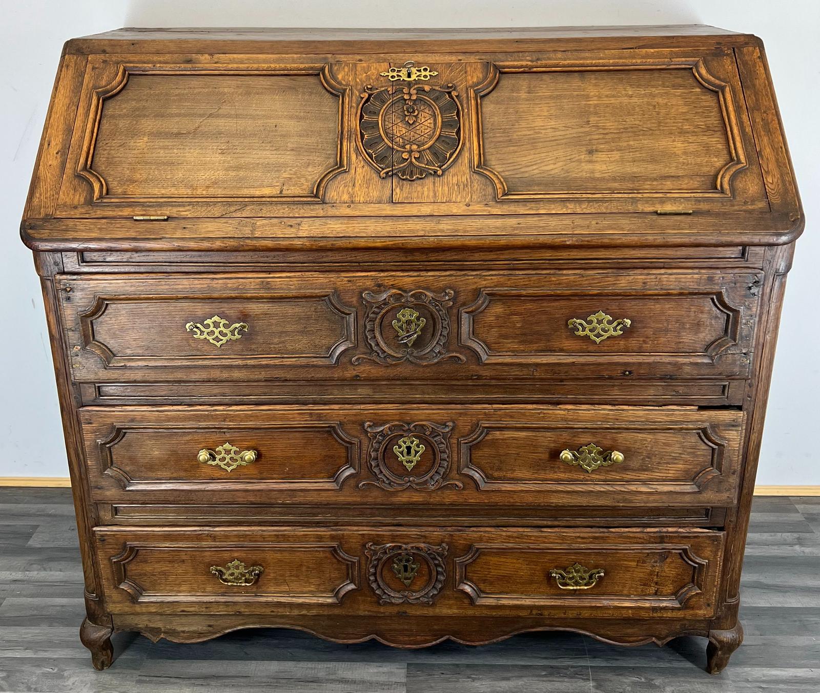 Vintage French Oak Chest of Drawers (1 of 17)