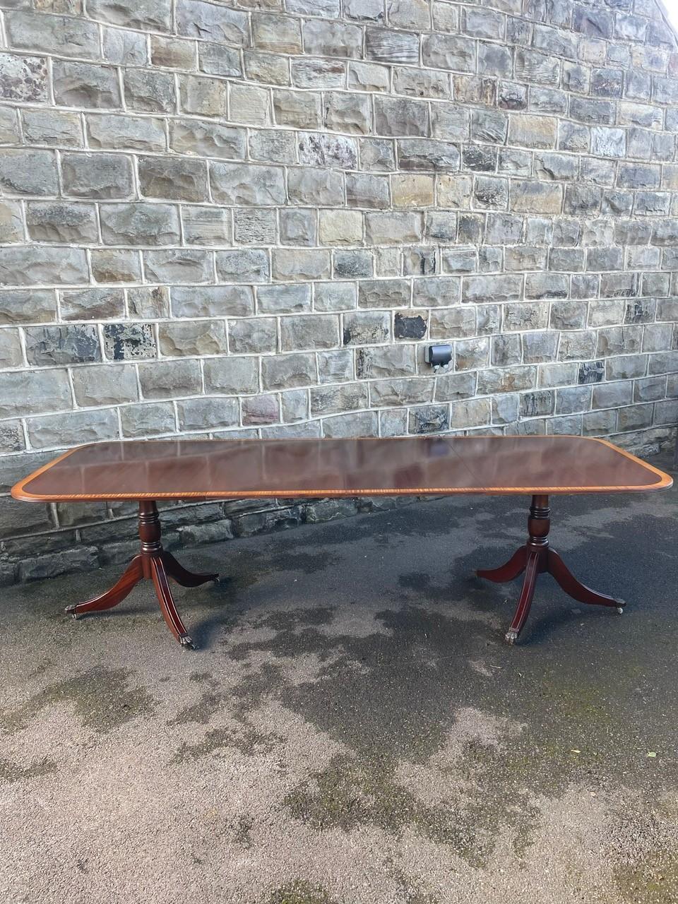 Quality Mahogany 9ft Twin Pillar Extending Dining Table (1 of 17)