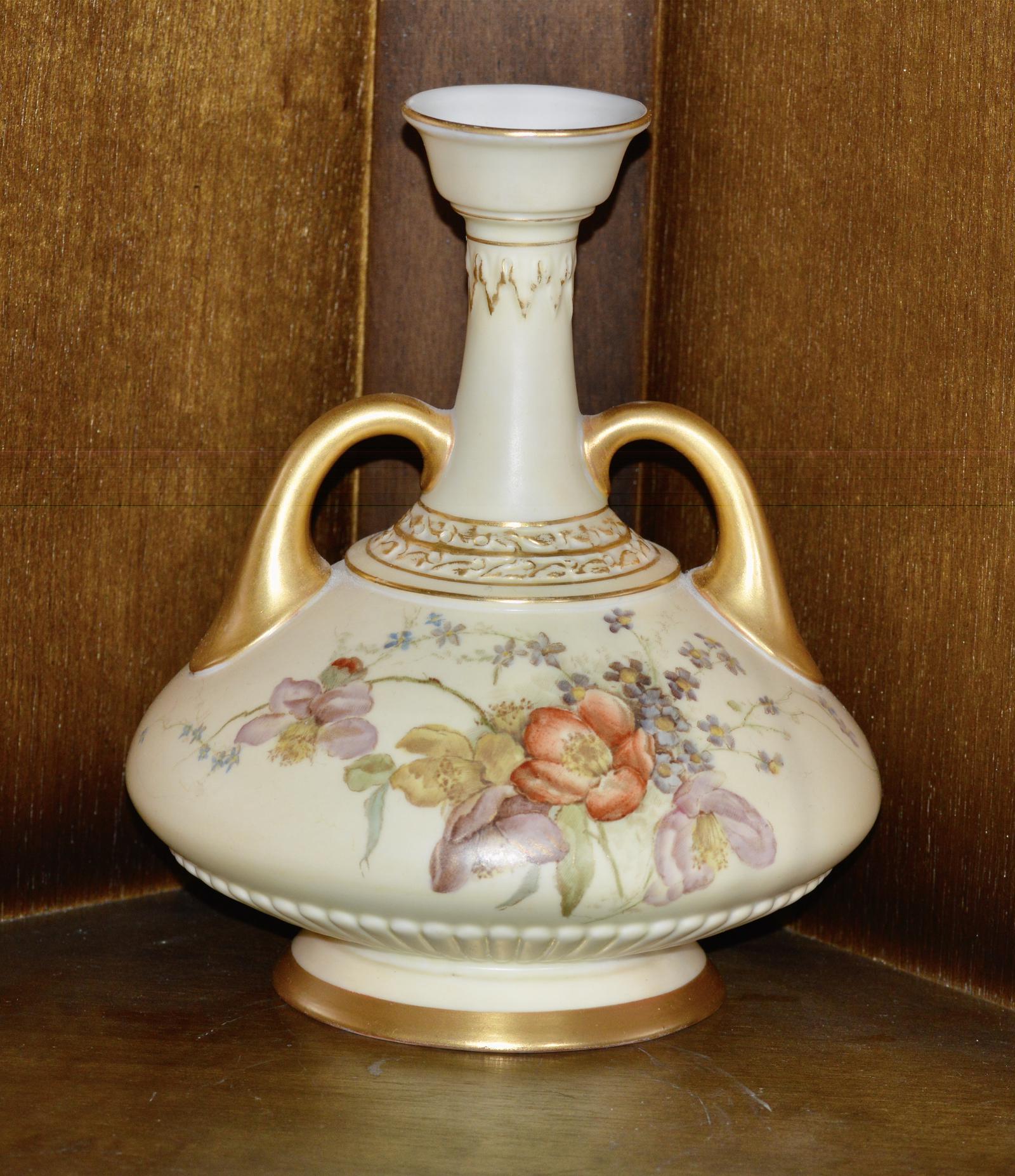 Royal Worcester 1894 Hand Painted Twin Handle Blush Ivory Vase (1 of 7)