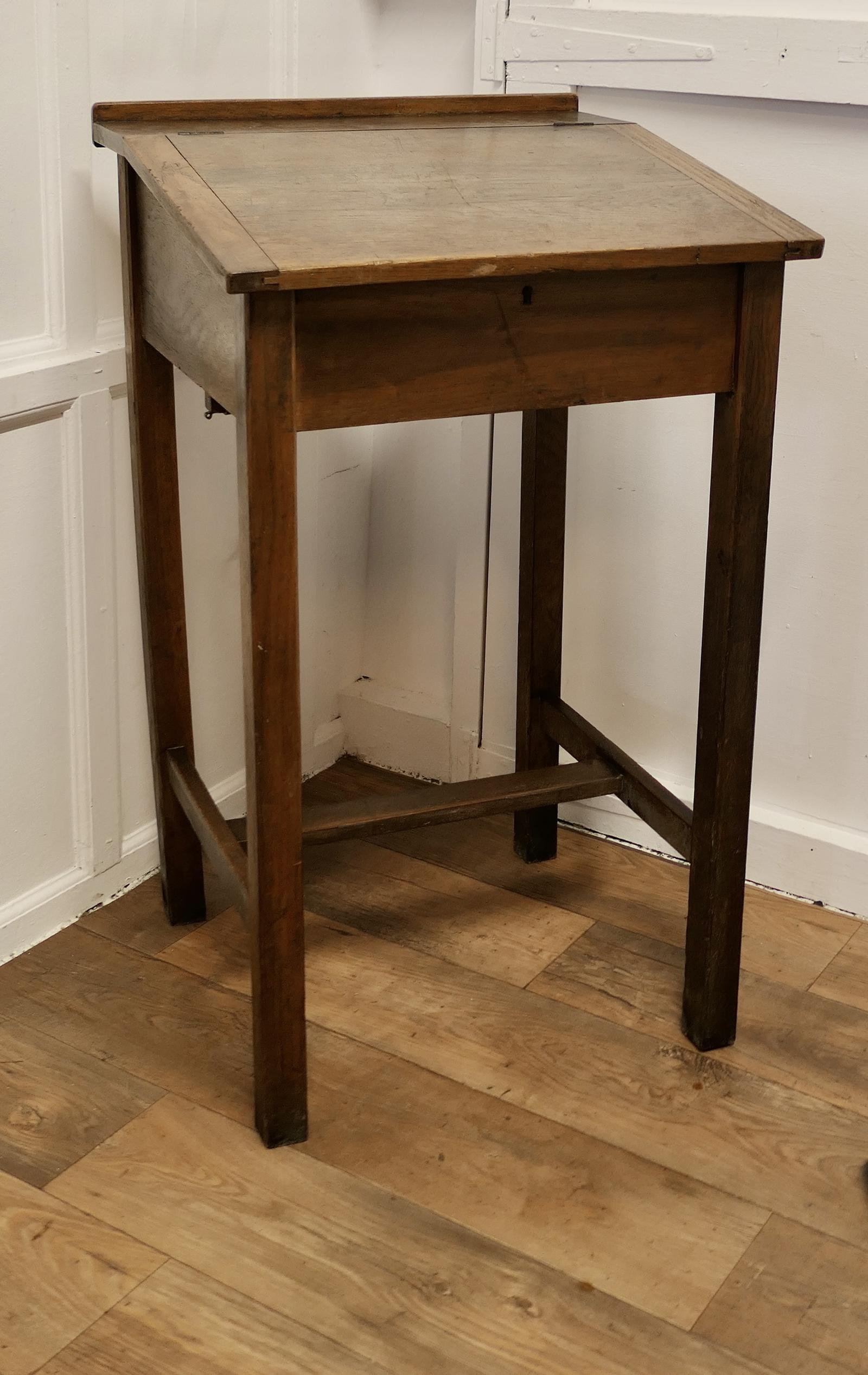 Restaurant Clerks Desk Greeting Station, Greeter (1 of 8)