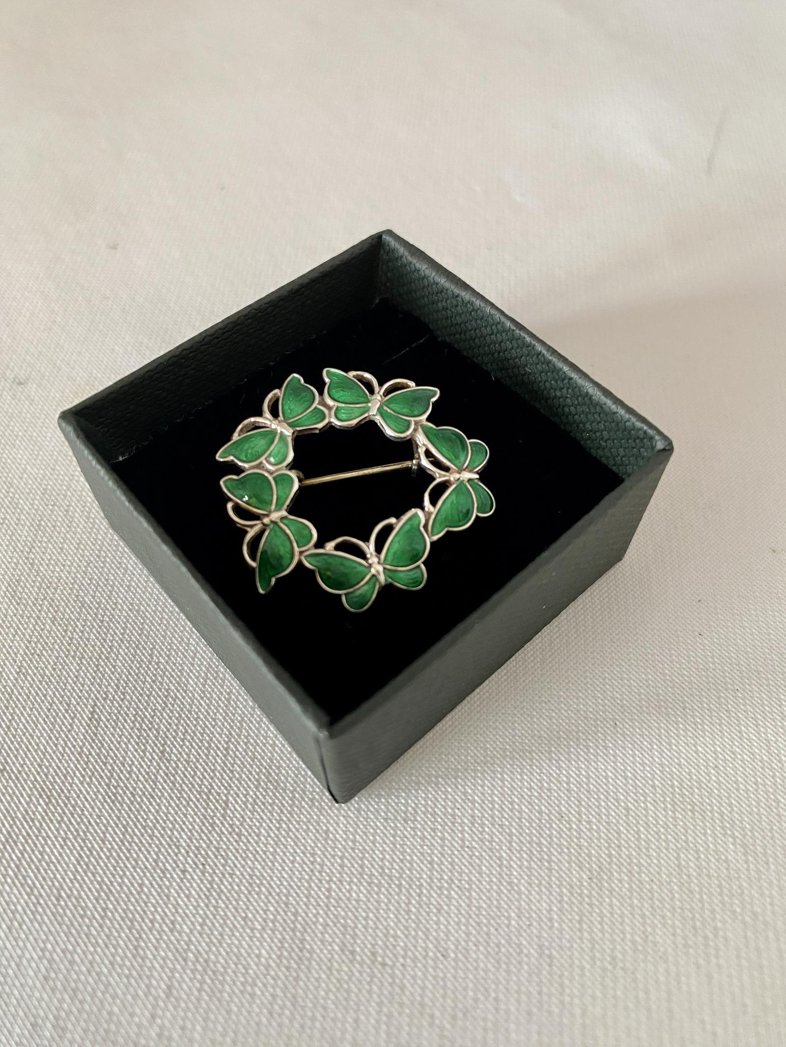 Pretty Enamel on Silver Brooch c.1940 (1 of 5)
